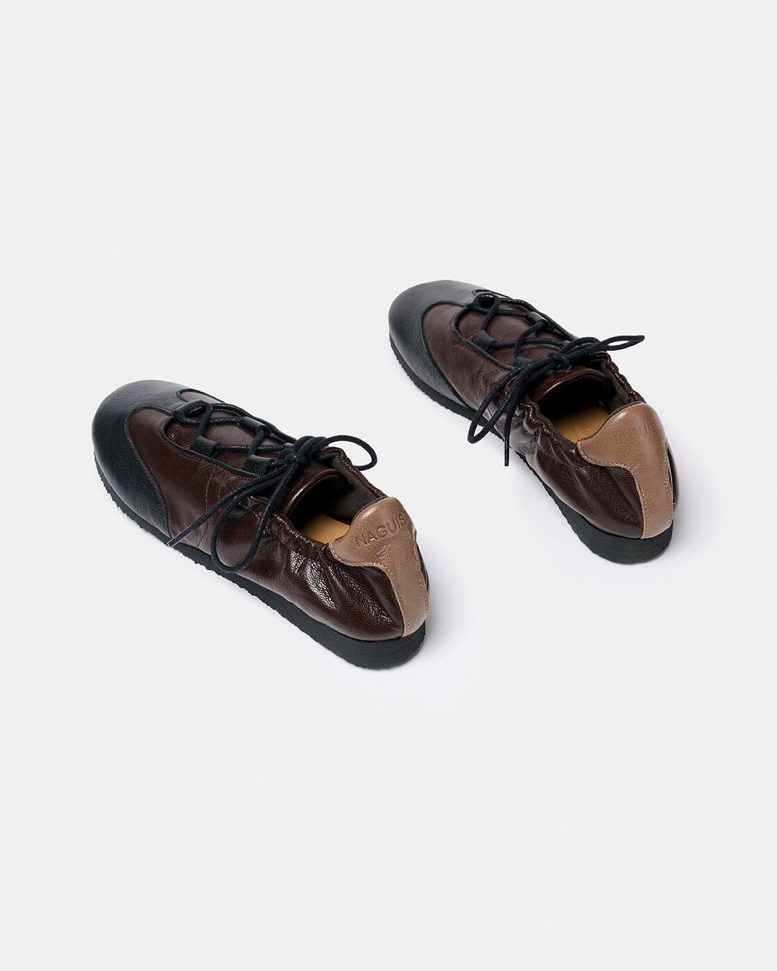 Zapatilla de piel de estilo deportivo de mujer con cierre de cordones y corte fruncido - Naguisa - Marrón oscuro Marrón oscuro-3