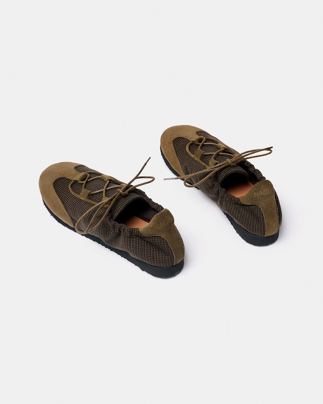 Zapatilla de serraje y tejido de mujer de estilo deportivo con cierre de cordones y corte fruncido - Naguisa - Verde Oliva Verde Oliva-3