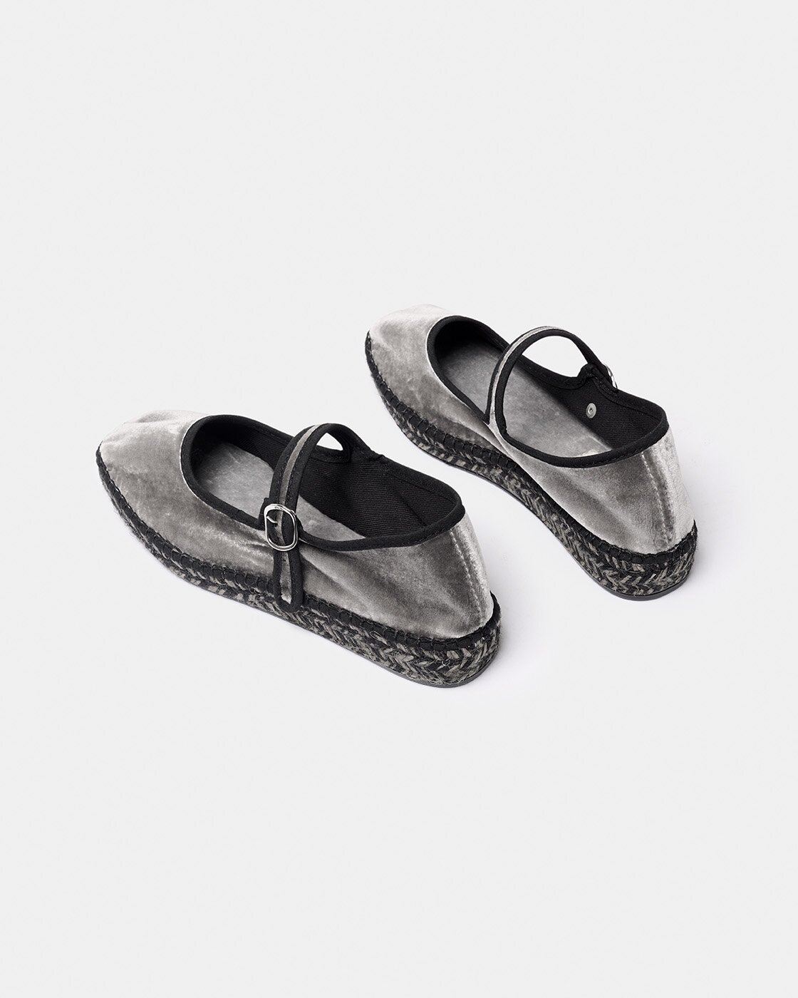 Alpargata estilo mercedita de mujer de tejido terciopelo con detalle de ribete a contraste, suela de yute bicolor con una pequeña cuña - Naguisa - Gris Gris-3