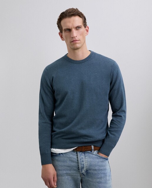 Imagen 0 de Jersey de hombre de manga larga con detalle de calavera bordada a tono en pecho