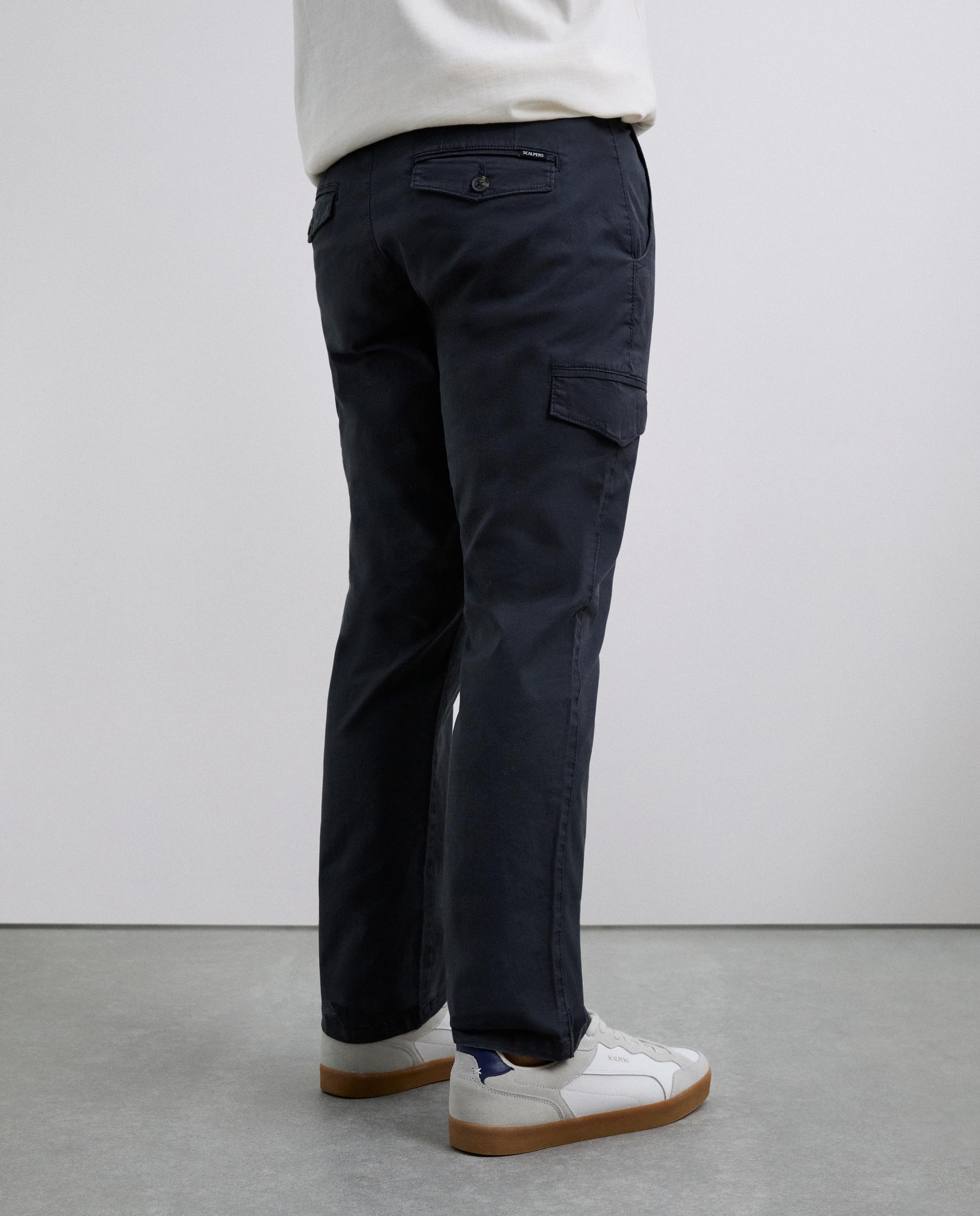 Imagen 3 de Pantalón cargo de hombre regular fit con bolsillos traseros - Scalpers - Navy Navy