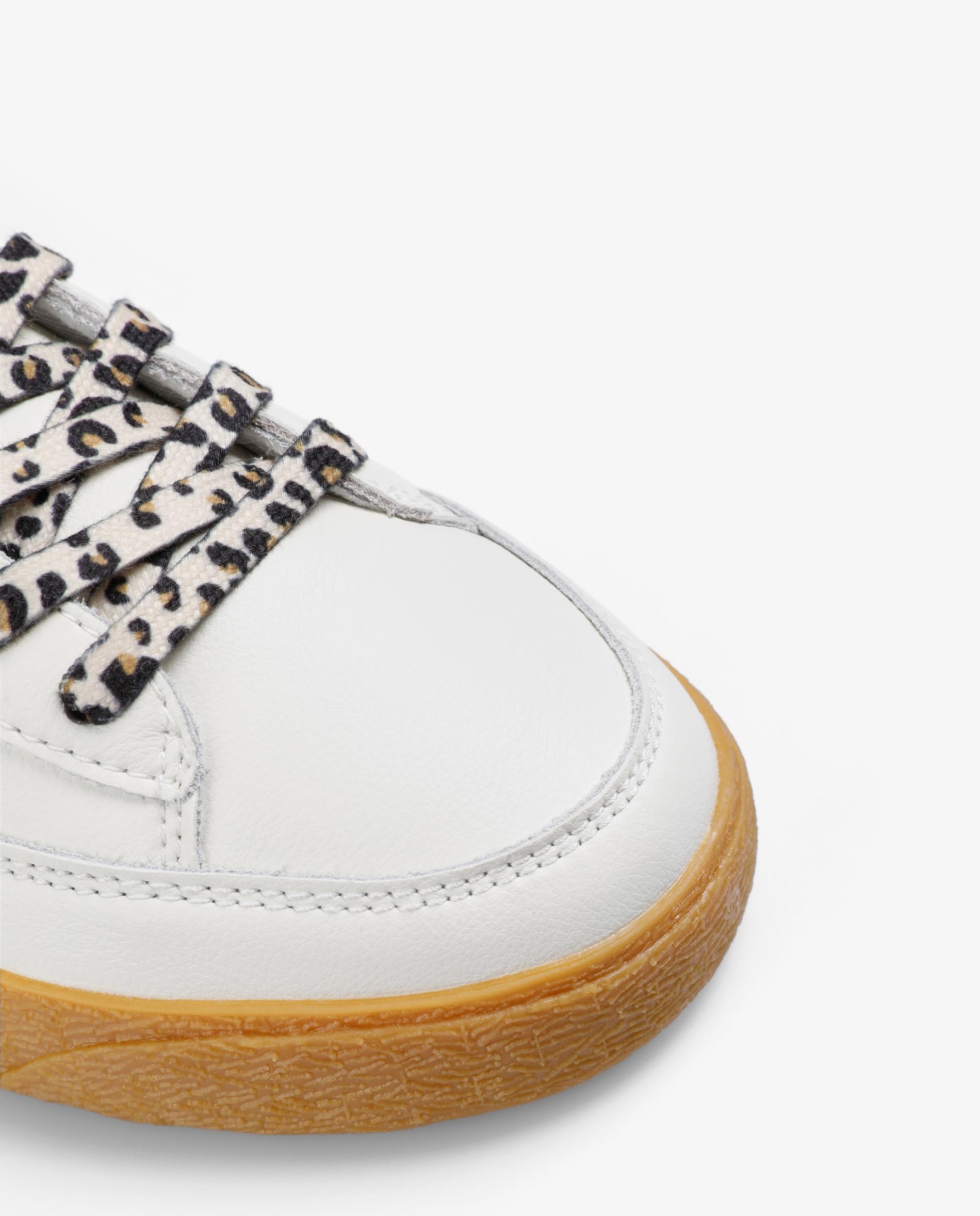 Zapatillas deportivas de mujer con cierre de cordones y tonos a contraste - Scalpers - Blanco / Roble Blanco / Roble-5