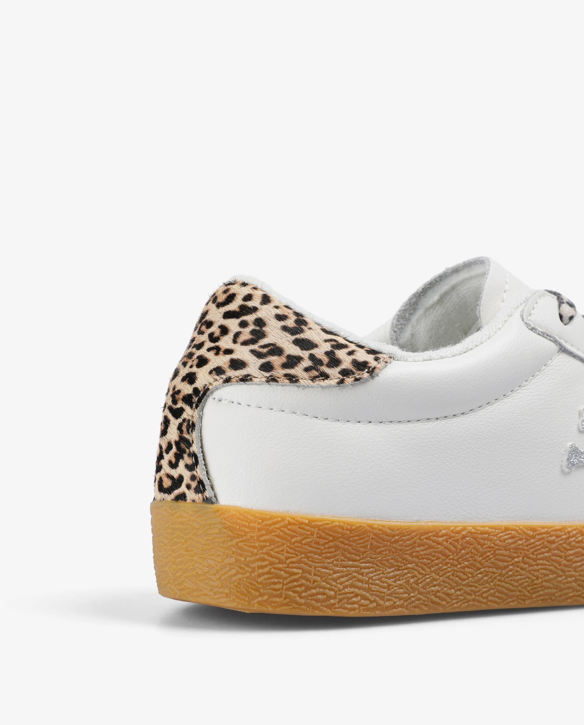 Zapatillas deportivas de mujer con cierre de cordones y tonos a contraste - Scalpers - Blanco / Roble Blanco / Roble-7