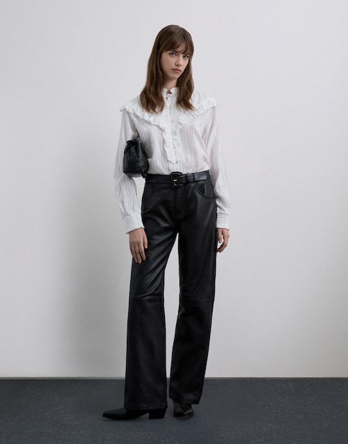 Imagen 0 de Pantalones rectos de mujer confeccionado en piel y costuras decorativas