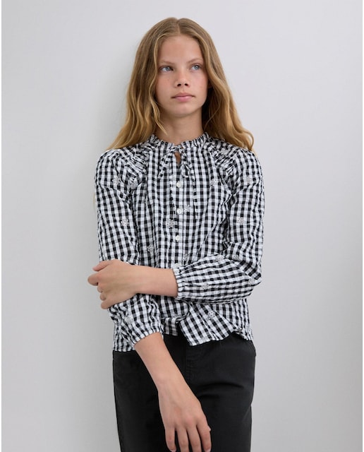 Imagen 0 de Camisa de niña con cierre ajustable con lazo en frontal y detalles bordados