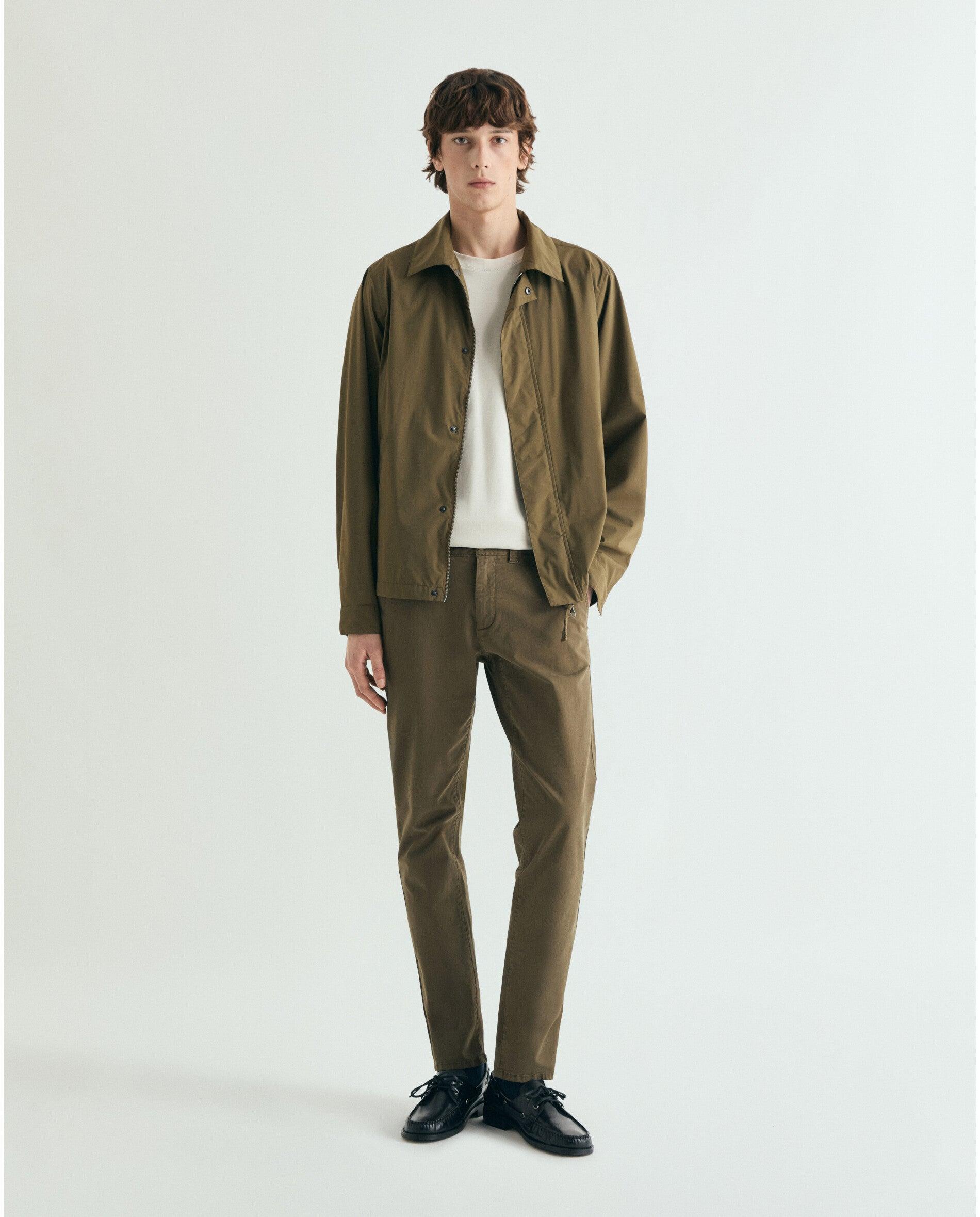 Imagen 0 de Chino de hombre regular ligeramente elástico Verde militar