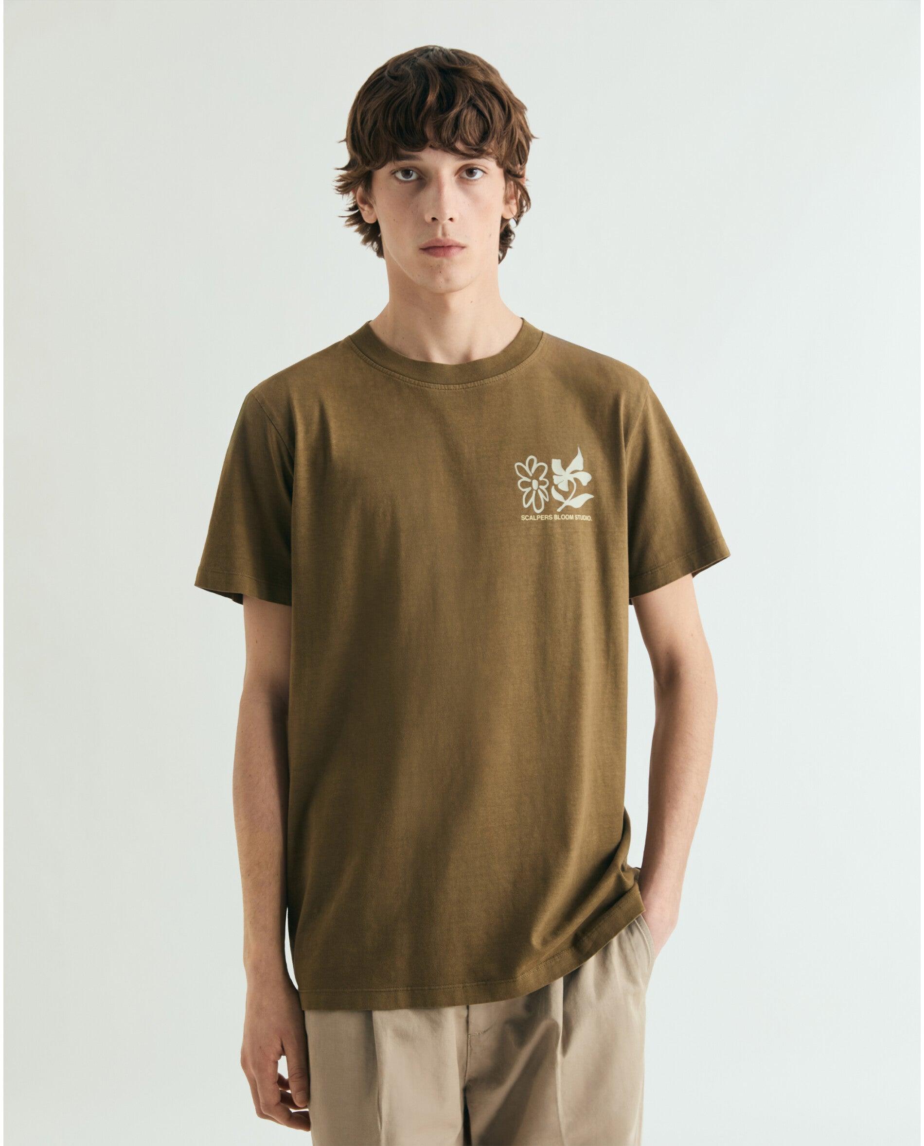 Imagen 0 de Camiseta de hombre con print trasero de manga corta Marfil