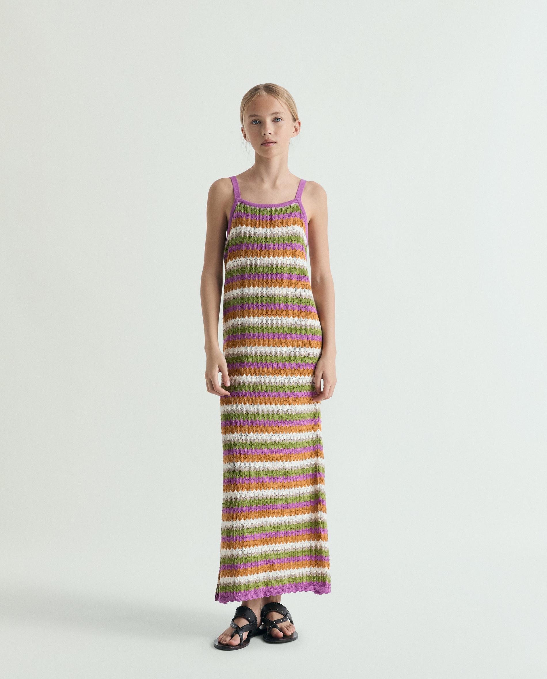 Vestido de niña a rayas de tirantes