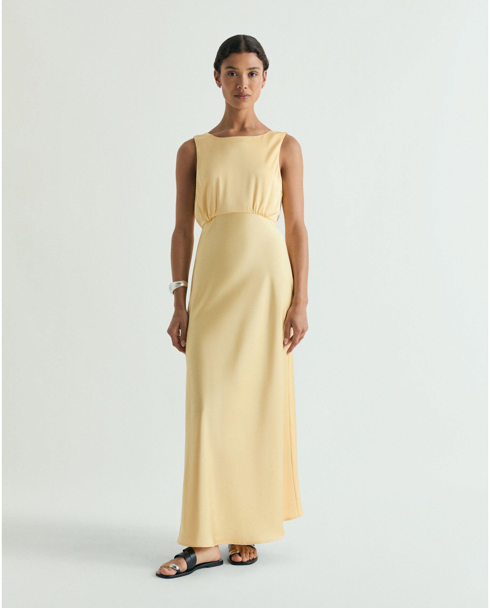 Scalpers - Vestido midi satinado sin mangas.