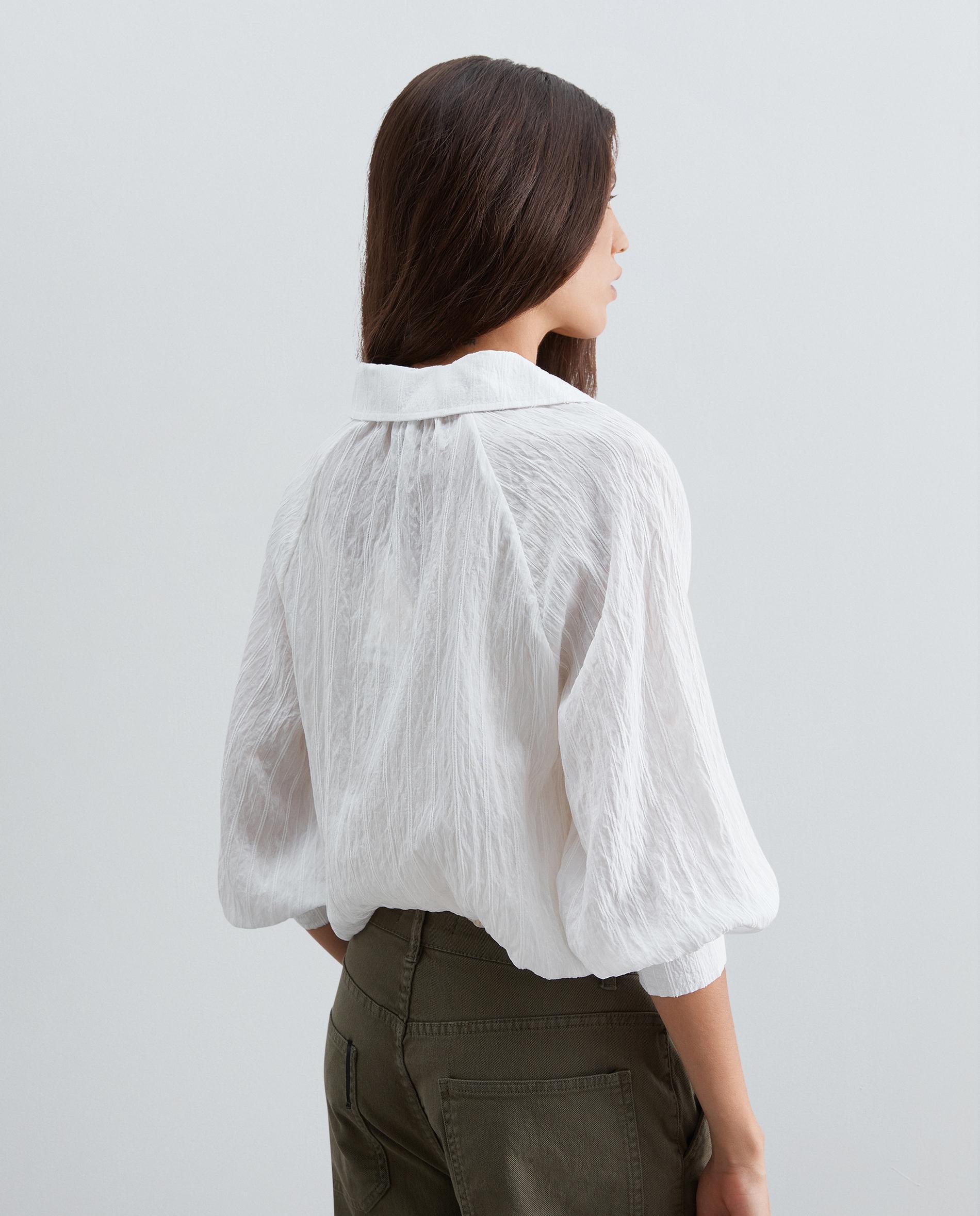 Imagen 3 de Blusa de mujer en tejido fluido de rayas con bajo fruncido - Scalpers - Blanco roto Blanco roto