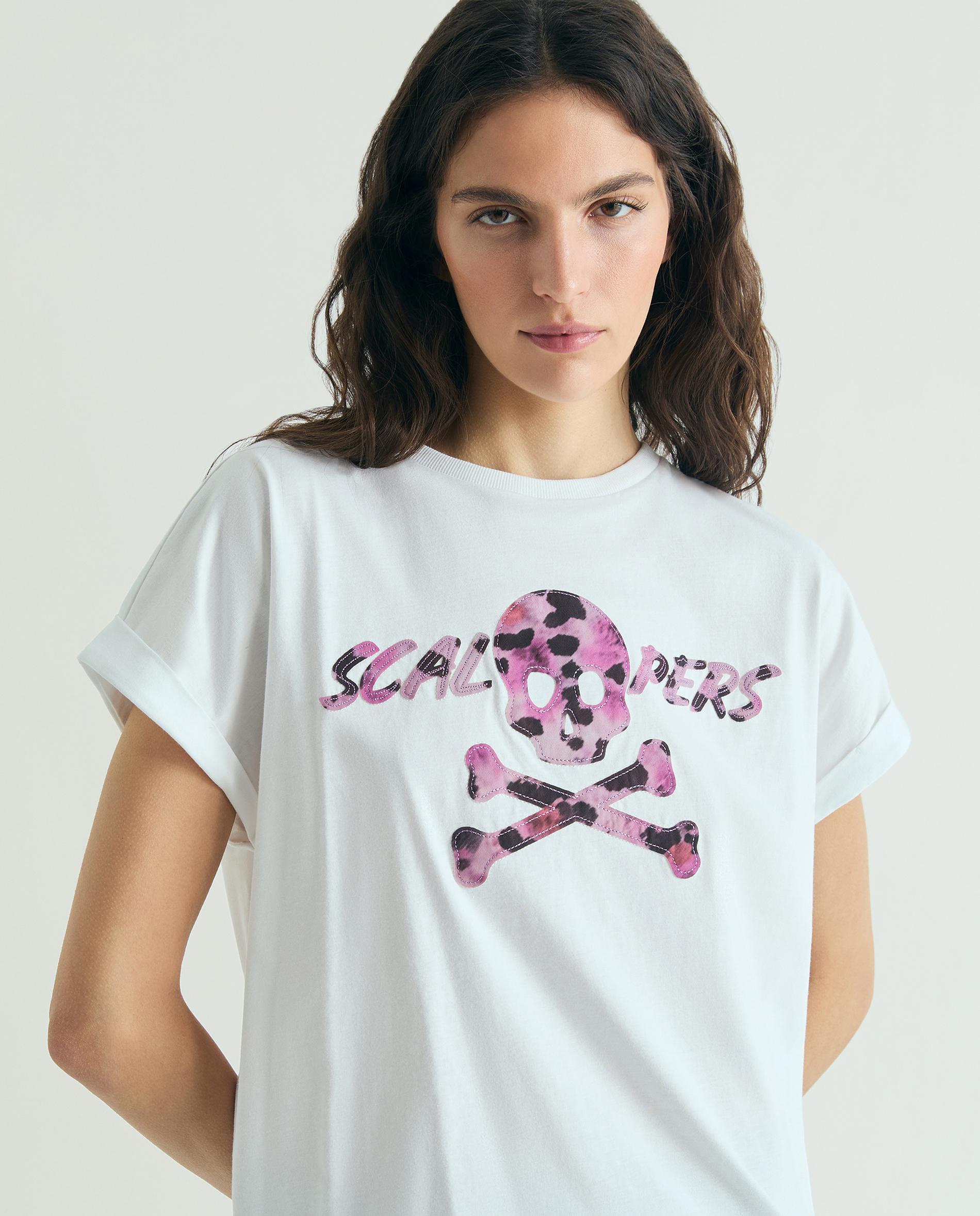 Scalpers - Camiseta de mujer con logo frontal efecto animal print.