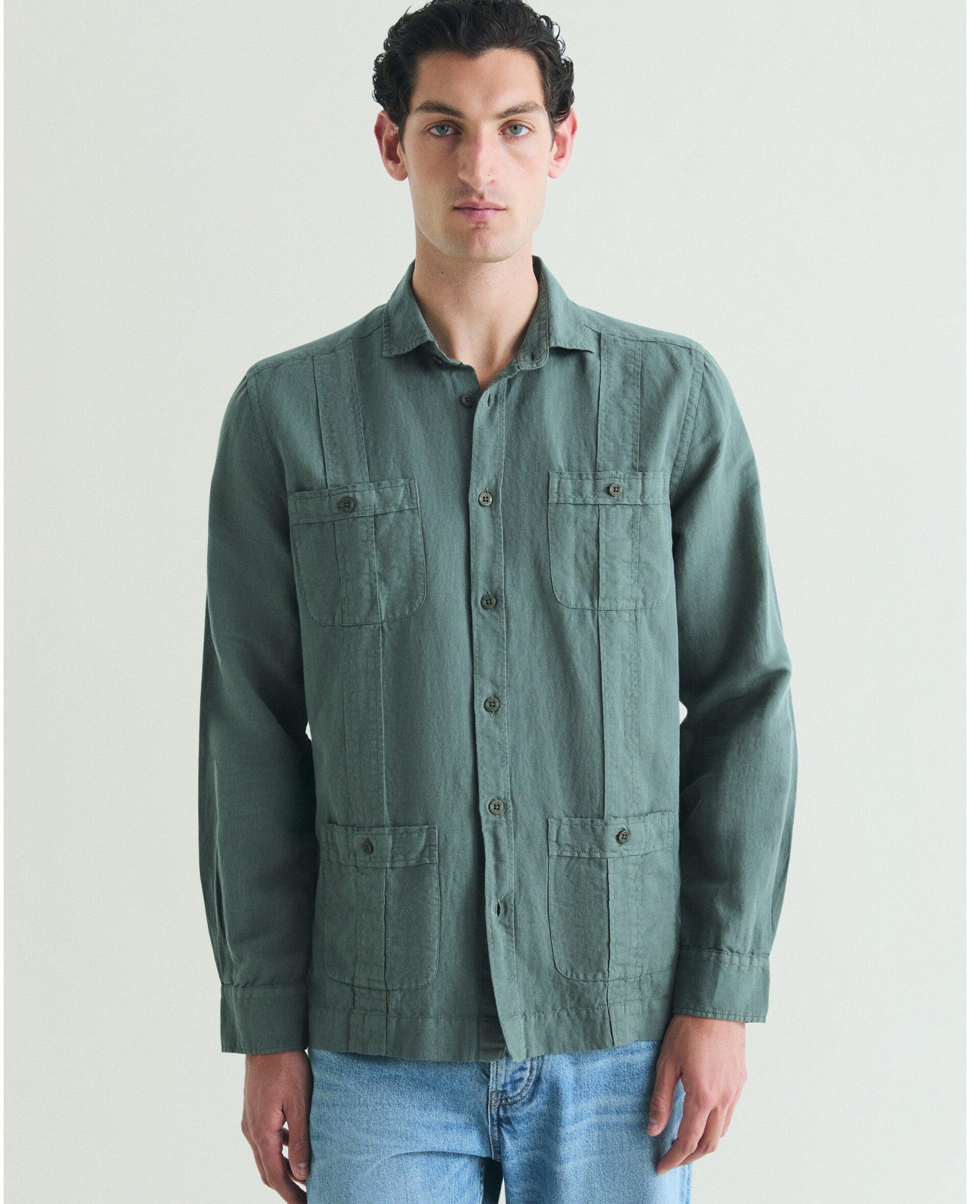 Scalpers - Camisa guayabera regular fit lisa.