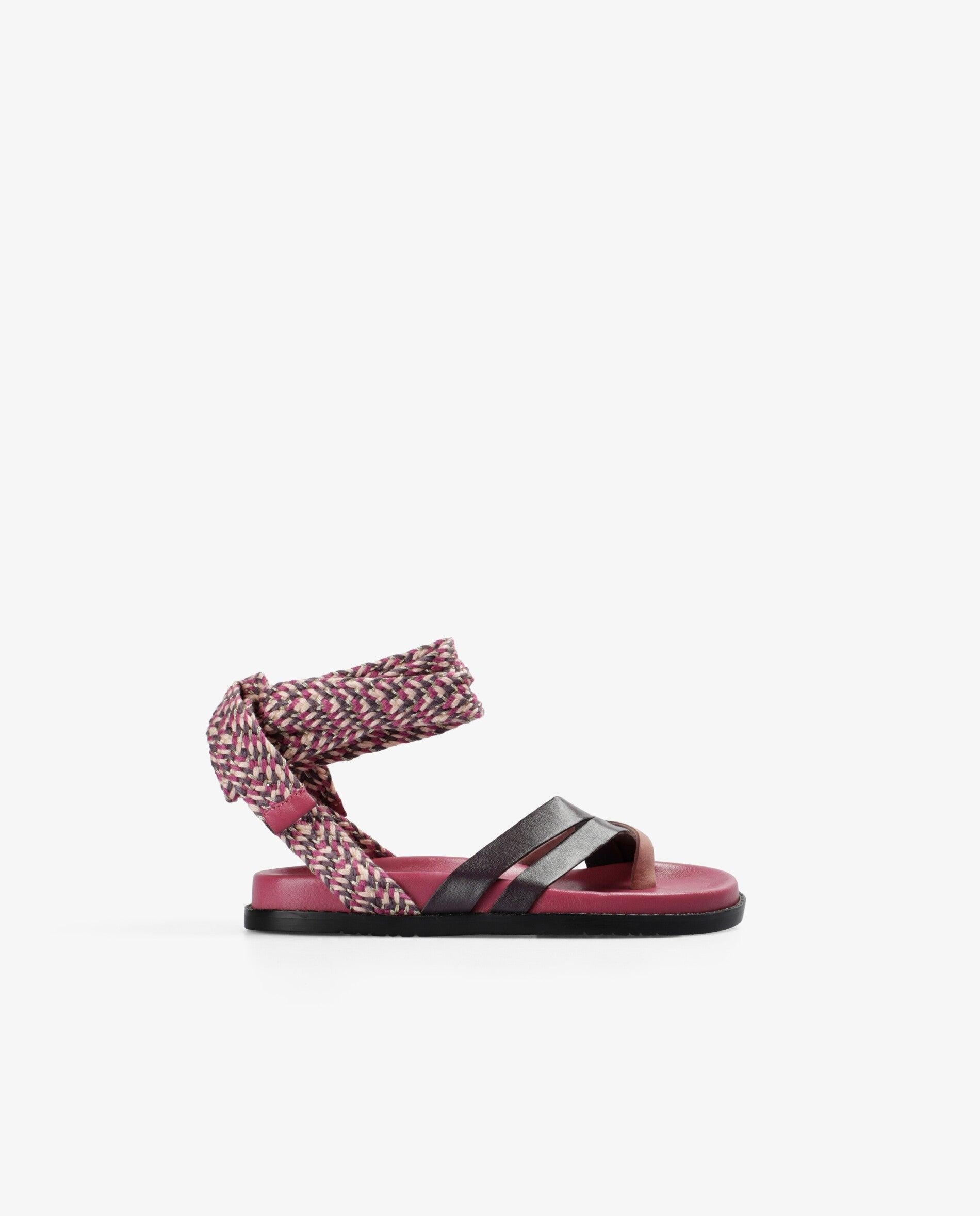 Scalpers - Sandalias de dedo de mujer con lazada de tiras trenzadas.