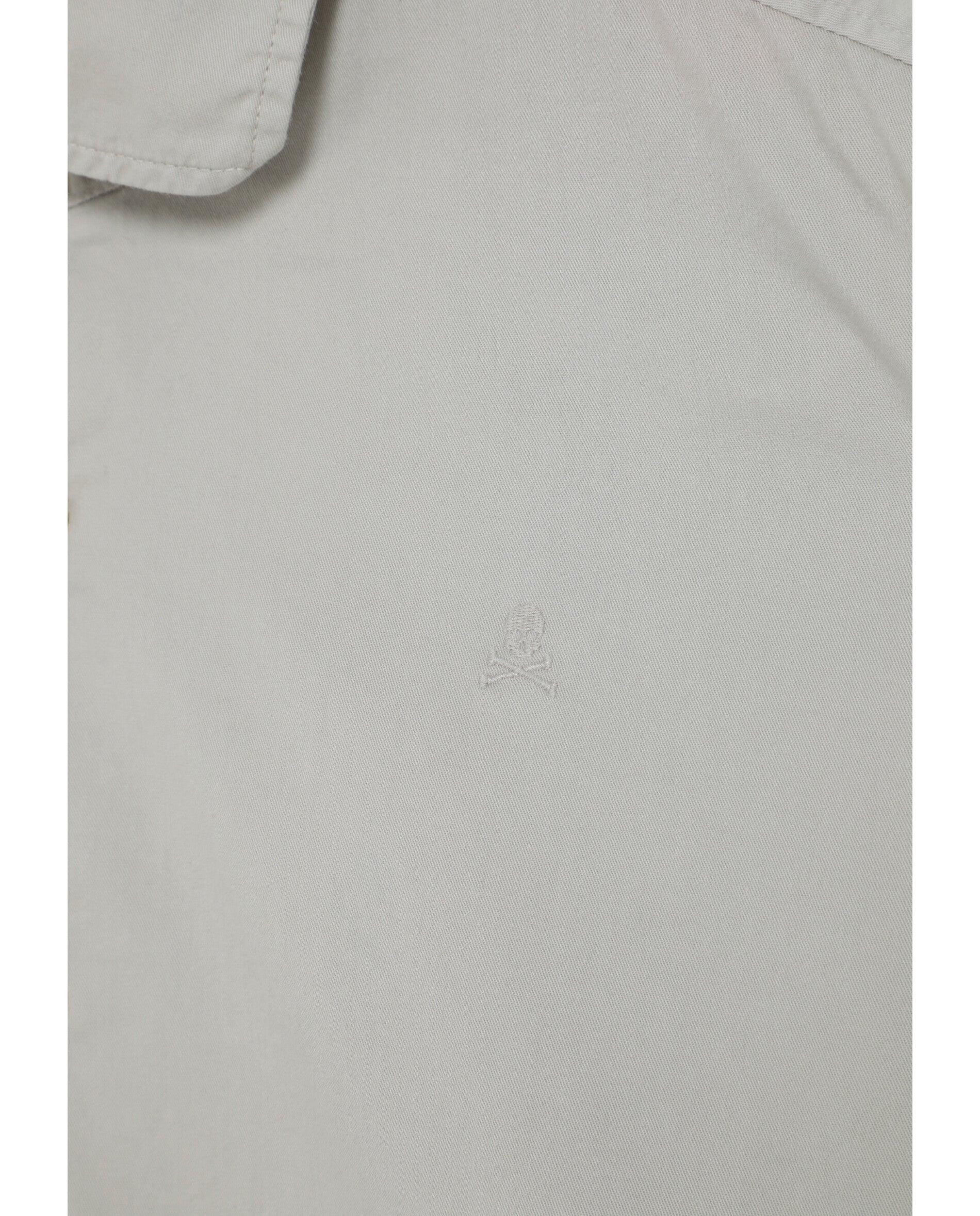 Imagen 3 de Camisa de hombre regular fit con calavera bordada a tono - Scalpers - Gris claro Gris claro