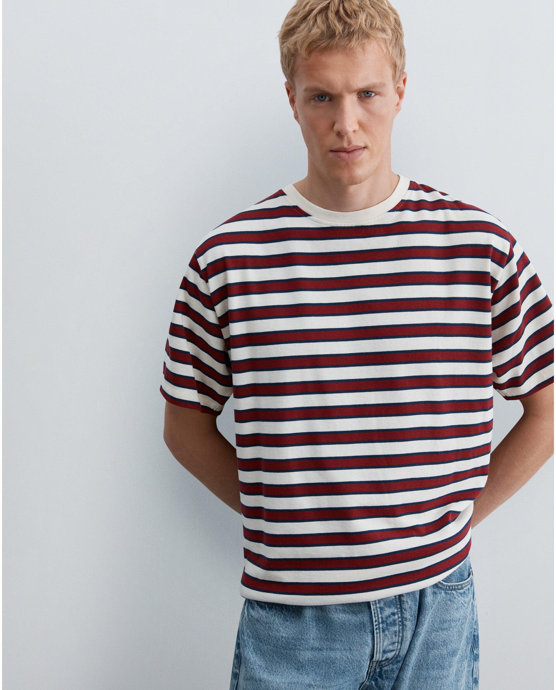Imagen 0 de Camiseta de manga corta de hombre boxy fit a rayas Rojo