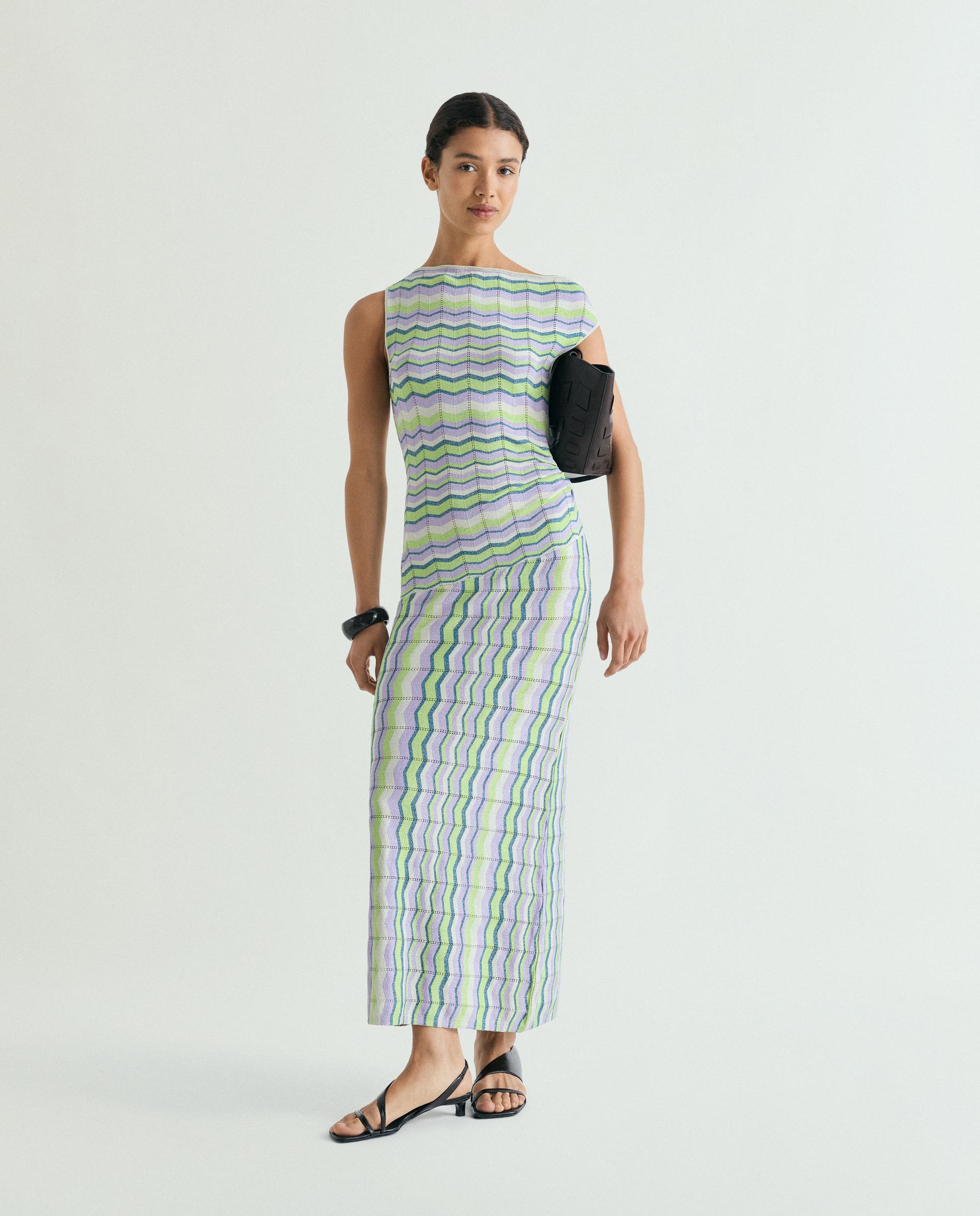 Vestido midi recto con estampado en zigzag