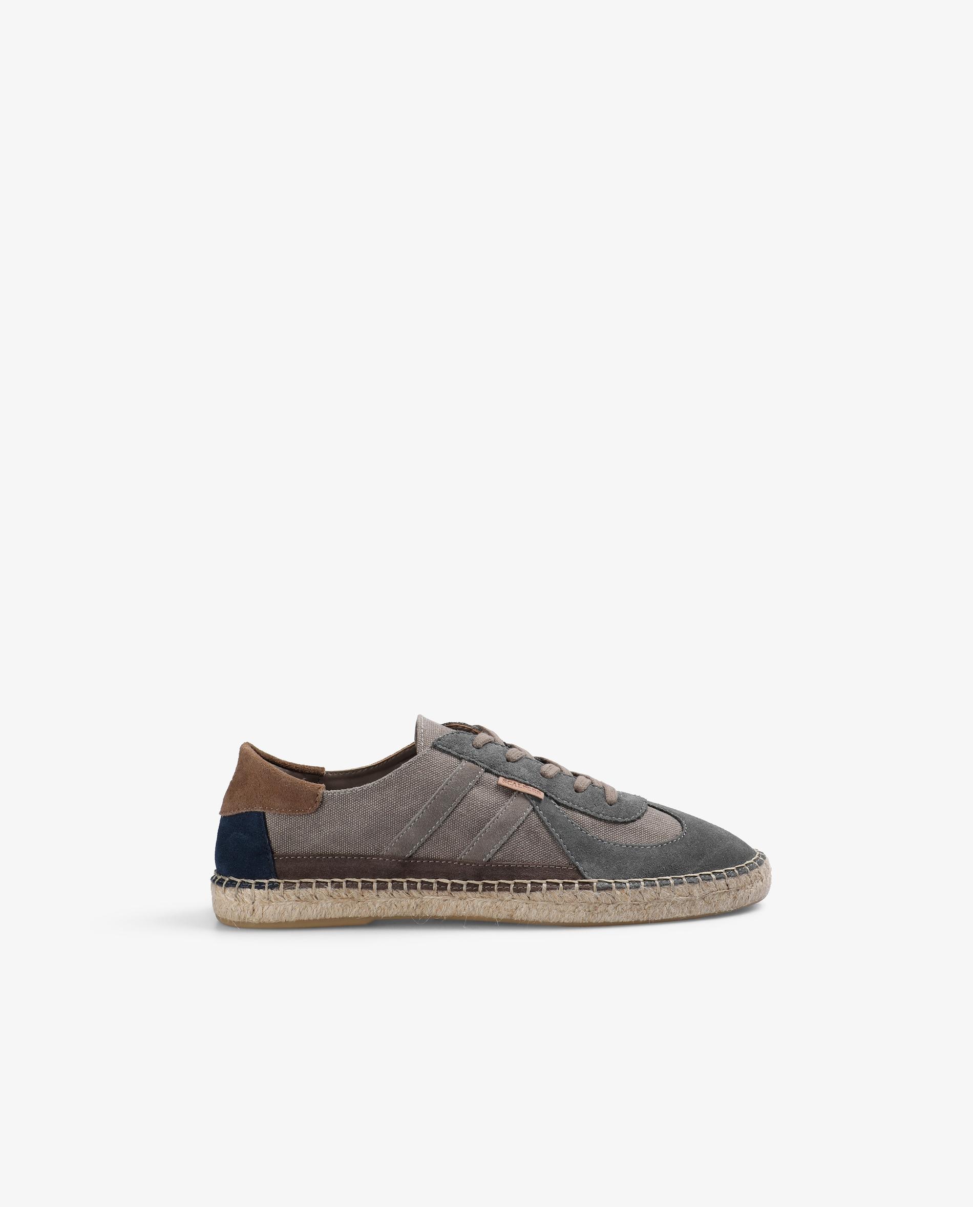 Imagen 0 de Zapatillas retro de hombre estilo alpargata con detalles en ante Marrón