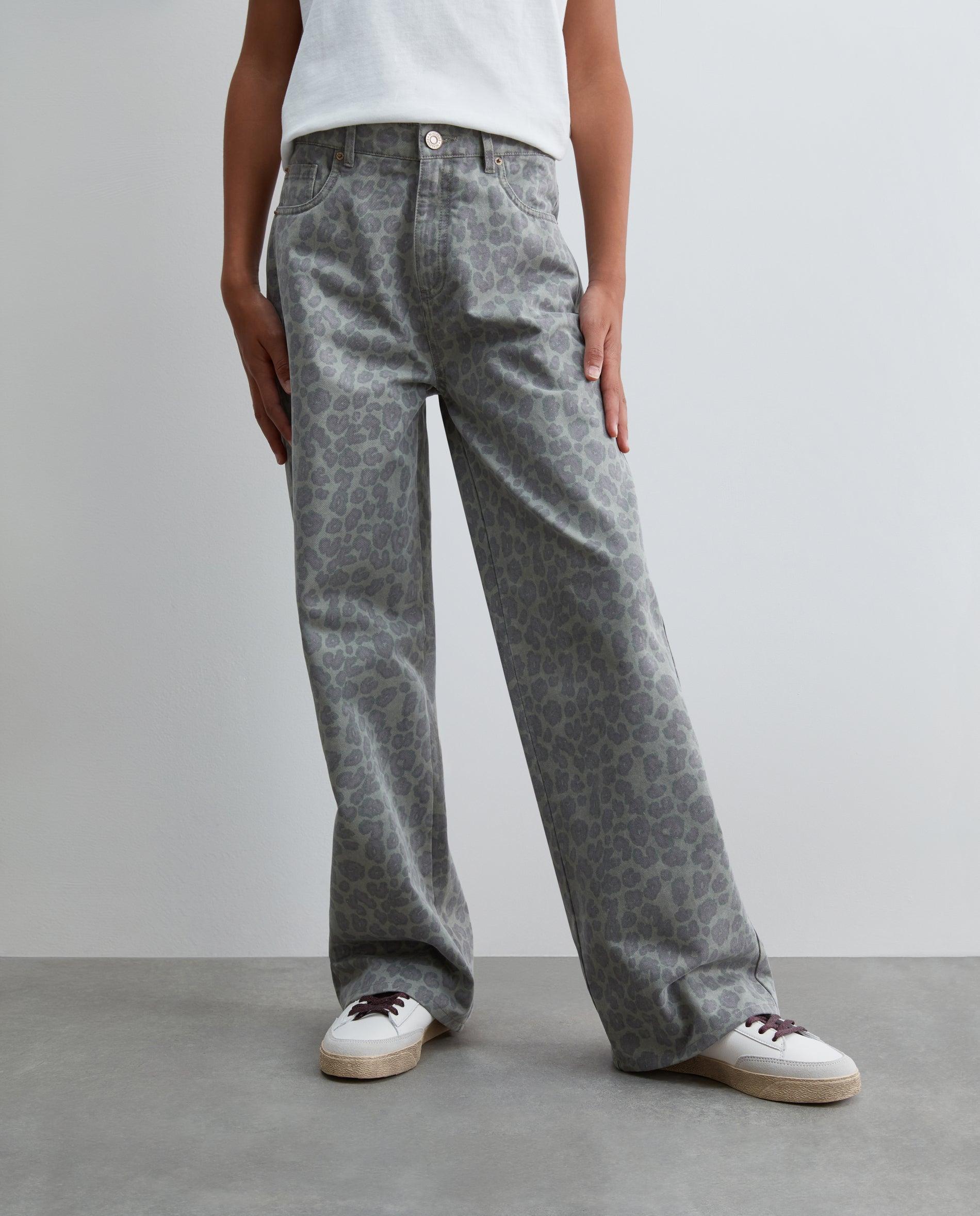 Imagen 2 de Pantalón cinco bolsillo de niña wide leg con estampado animal print - Scalpers - Kaki Kaki