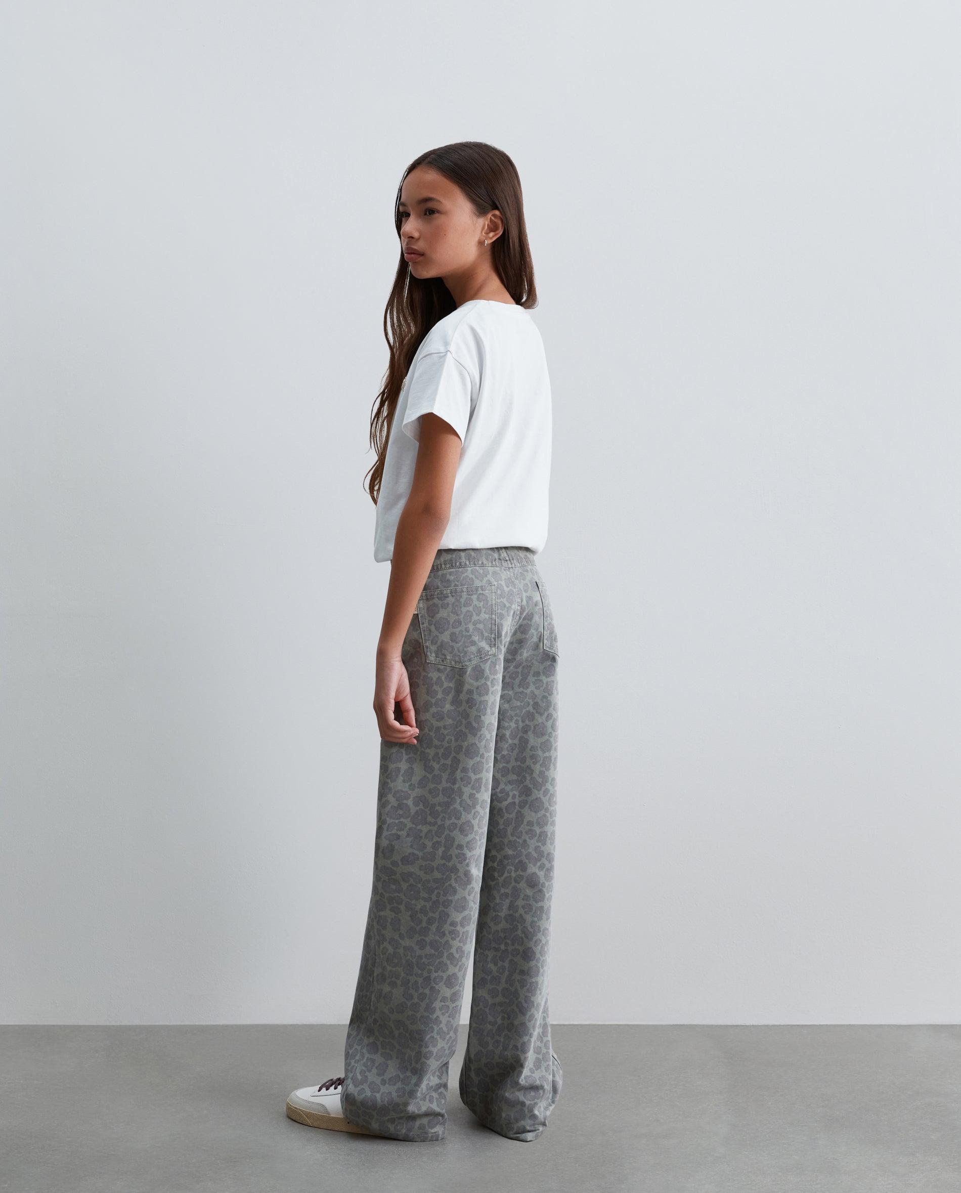 Imagen 3 de Pantalón cinco bolsillo de niña wide leg con estampado animal print - Scalpers - Kaki Kaki