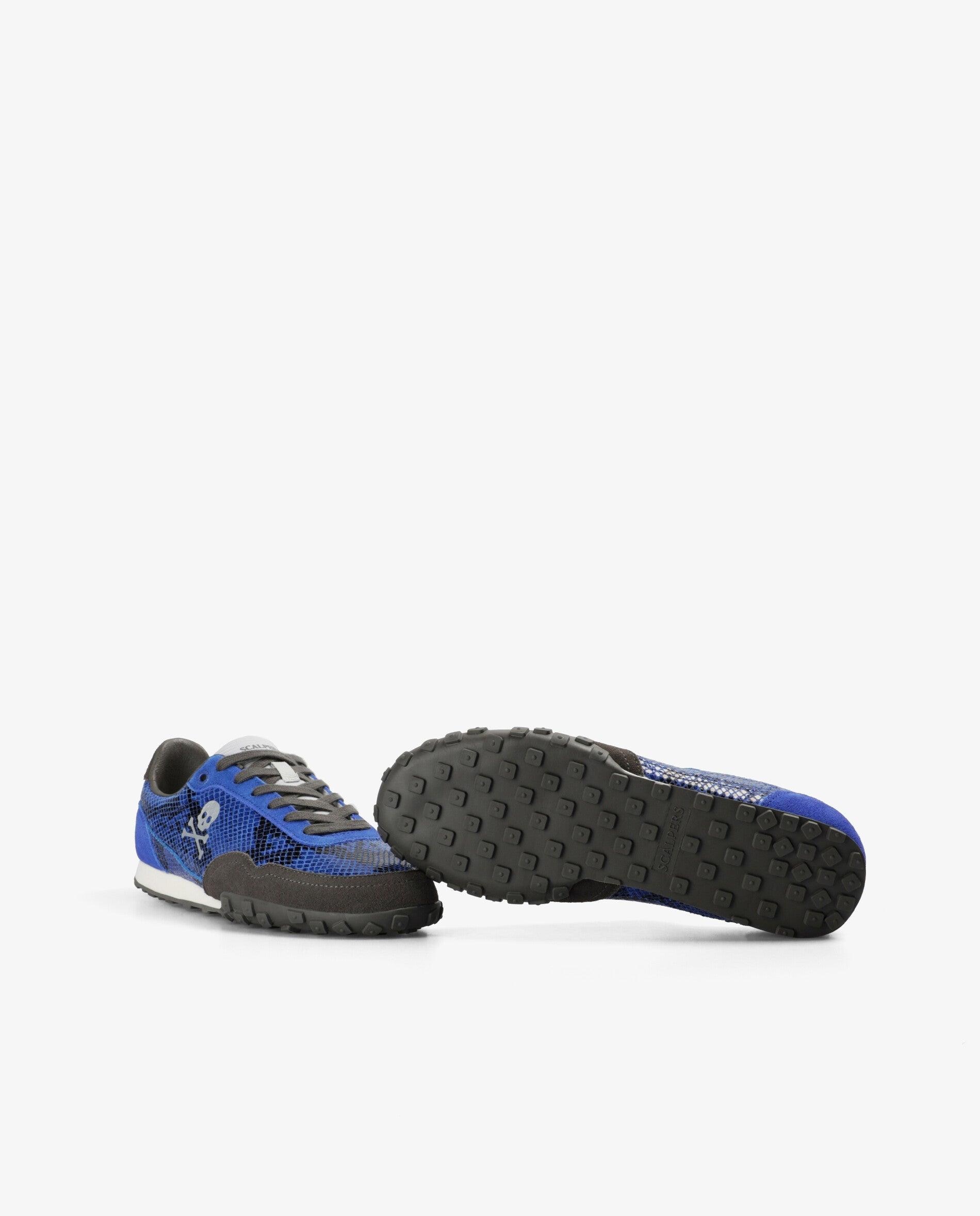 Zapatillas retro de mujer con acabado efecto piel de serpiente - Scalpers - Azulón Azulón-4