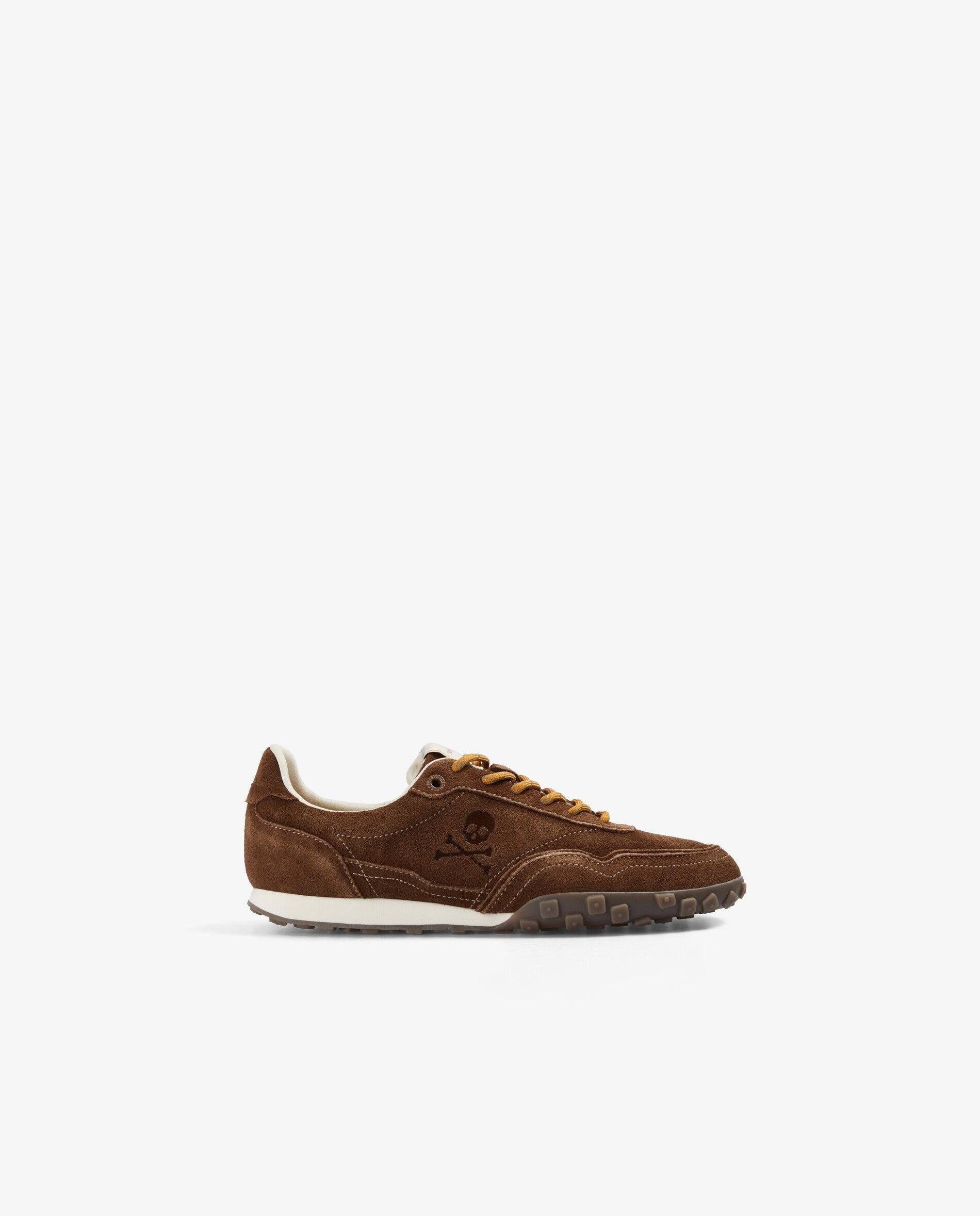 Imagen 0 de Zapatillas retro de mujer de ante con suela en relieve Marrón