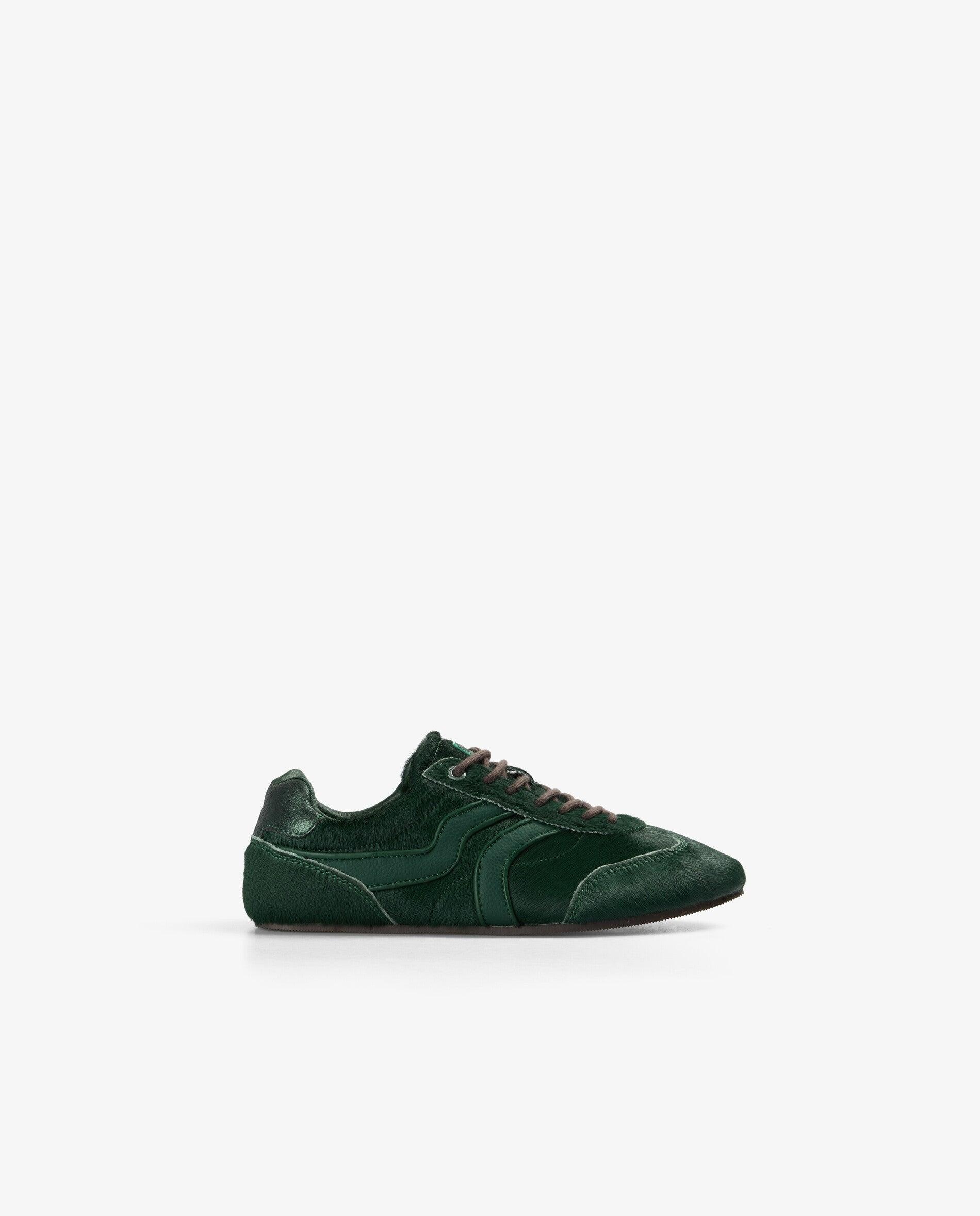 Zapatillas retro de mujer con textura de pelo y suela plana - Scalpers - Verde Verde-1