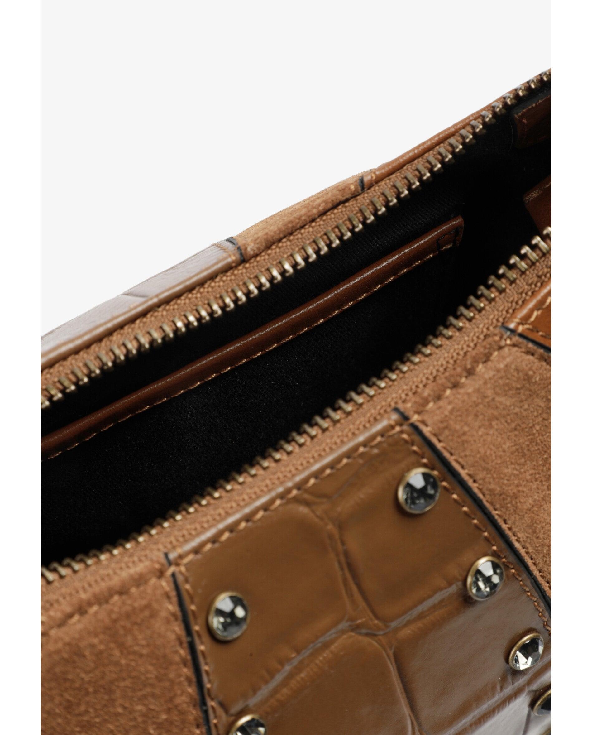 Imagen 8 de Bolso de hombro combinado con tachuelas decorativas - Scalpers - Caramelo Caramelo