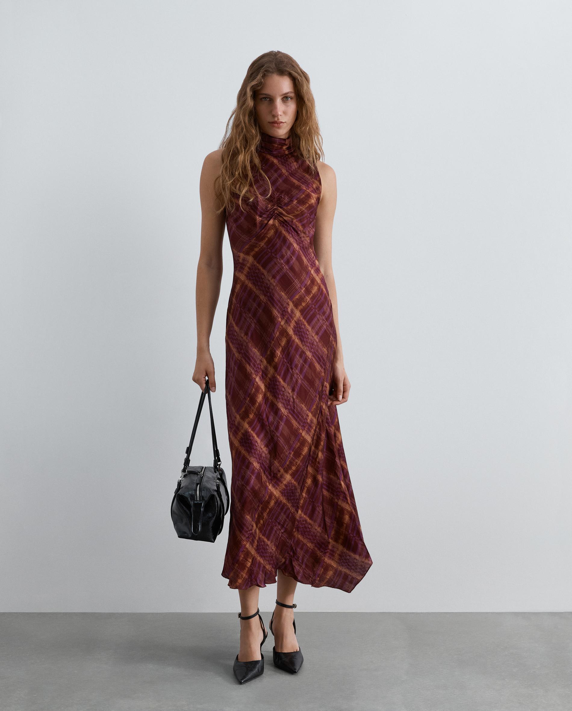 Vestido largo sin mangas con estampado de cuadros