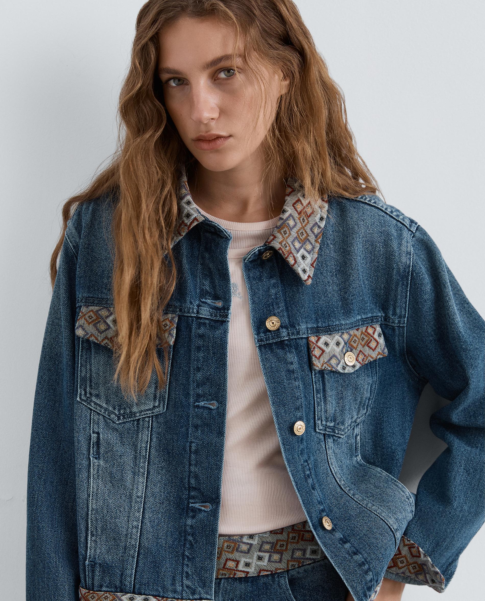Cazadora vaquera de mujer regular fit con detalles étnicos - Scalpers - Índigo Índigo-1