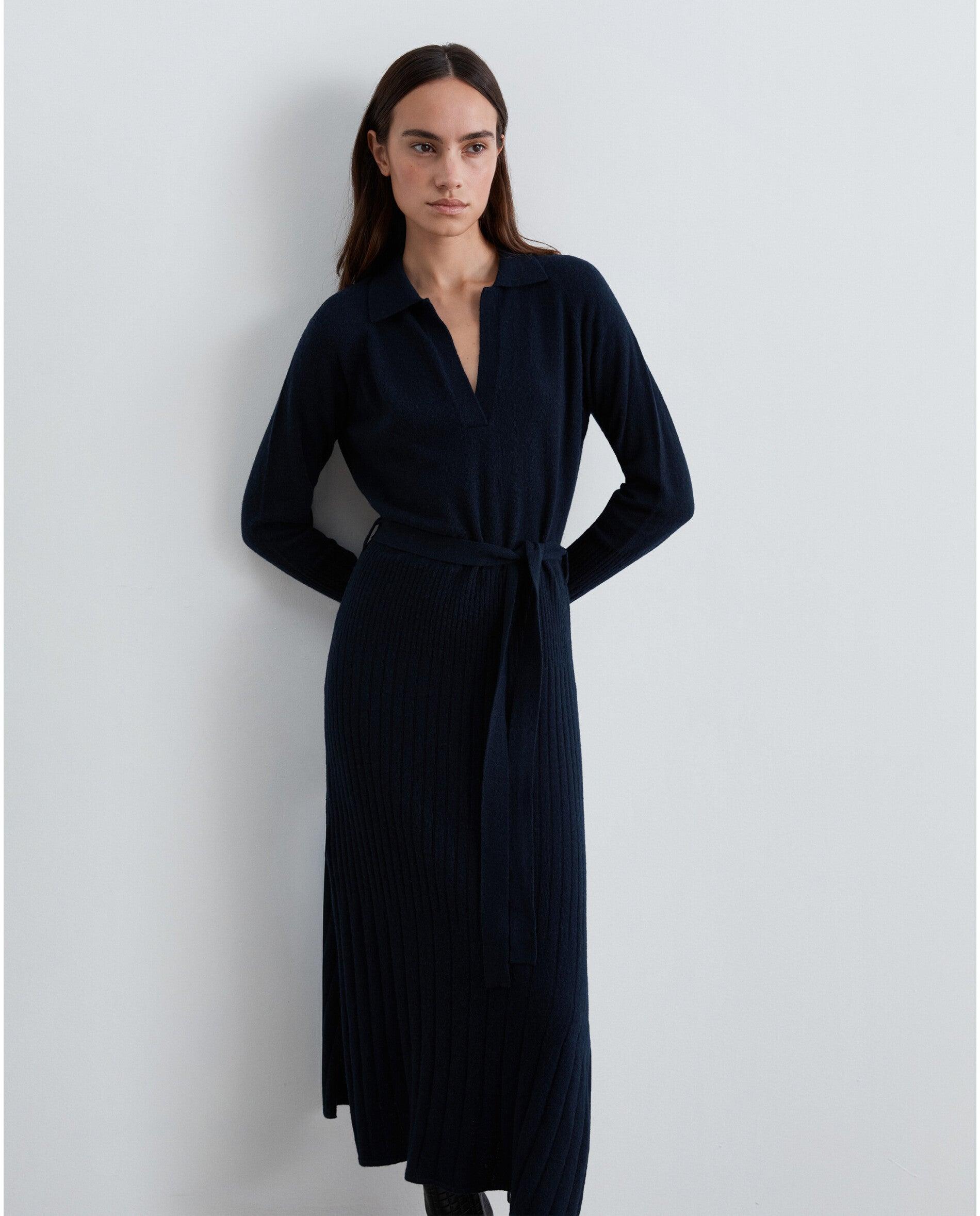 Vestido de punto midi con cuello polo y cinturón - Scalpers - Navy Navy-2