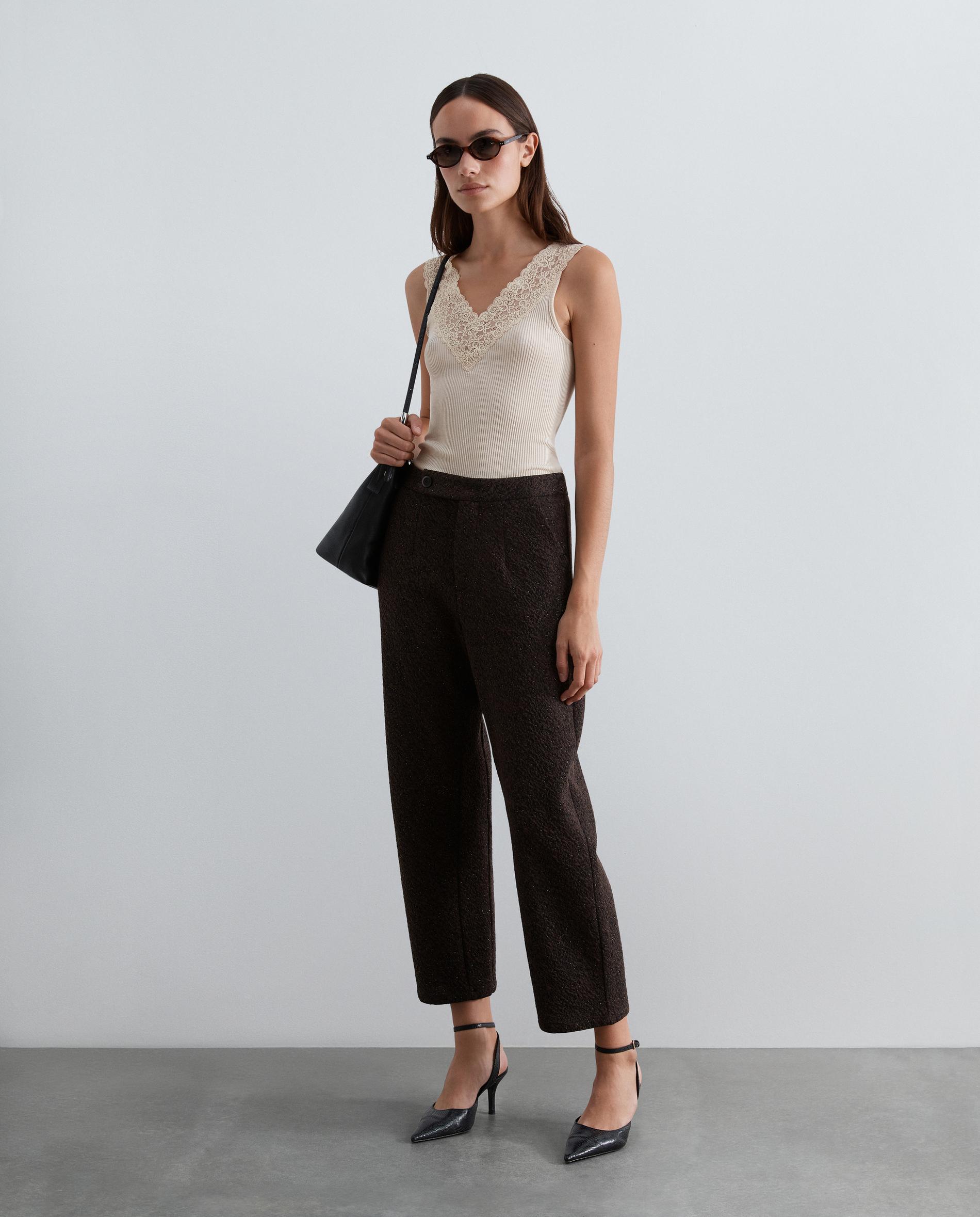 Pantalón recto de mujer de hilo metalizado y botón desplazado - Scalpers - Marrón Marrón-1