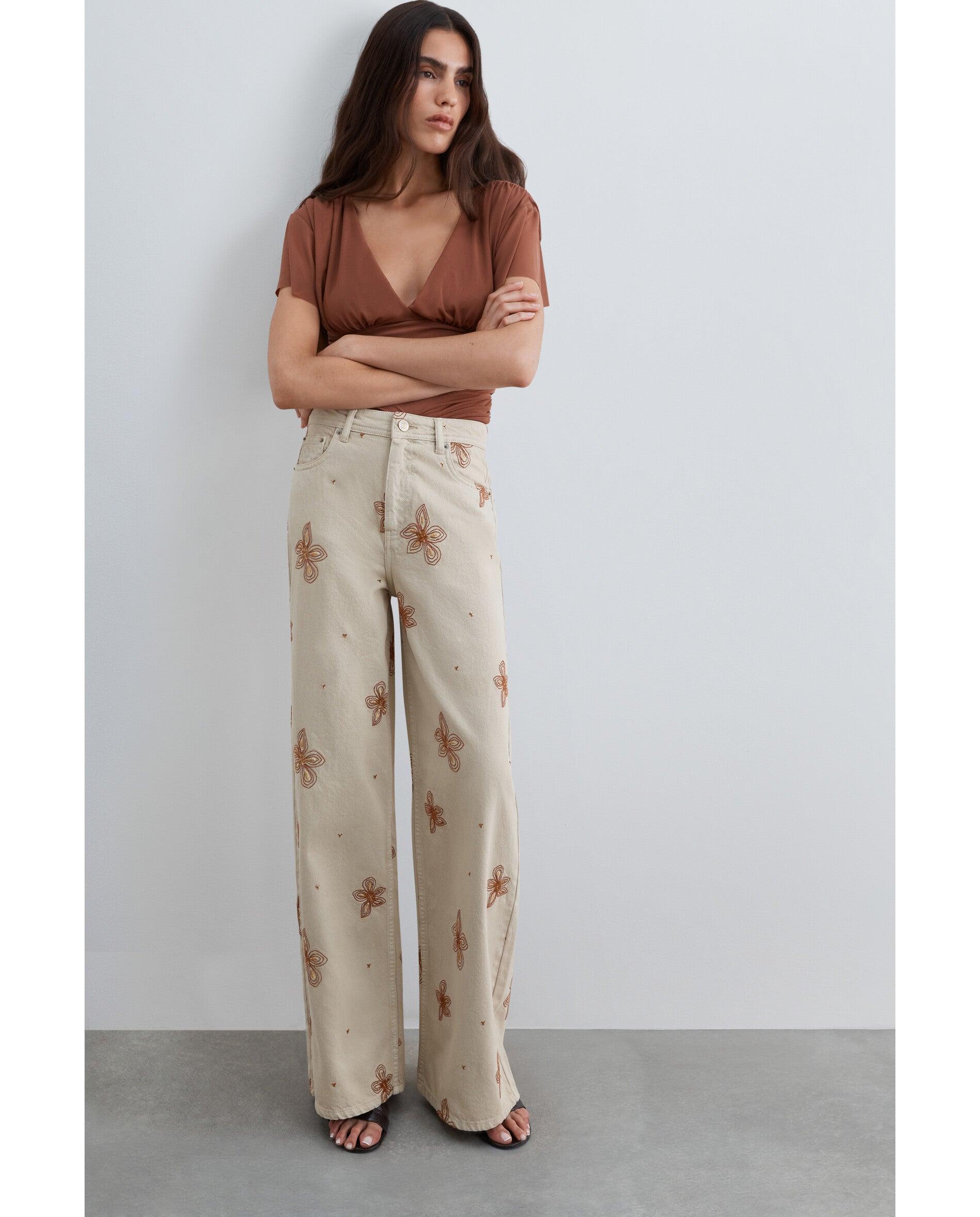 Vaquero ancho de mujer de tiro alto con bordado de flores - Scalpers - Crudo Crudo-4
