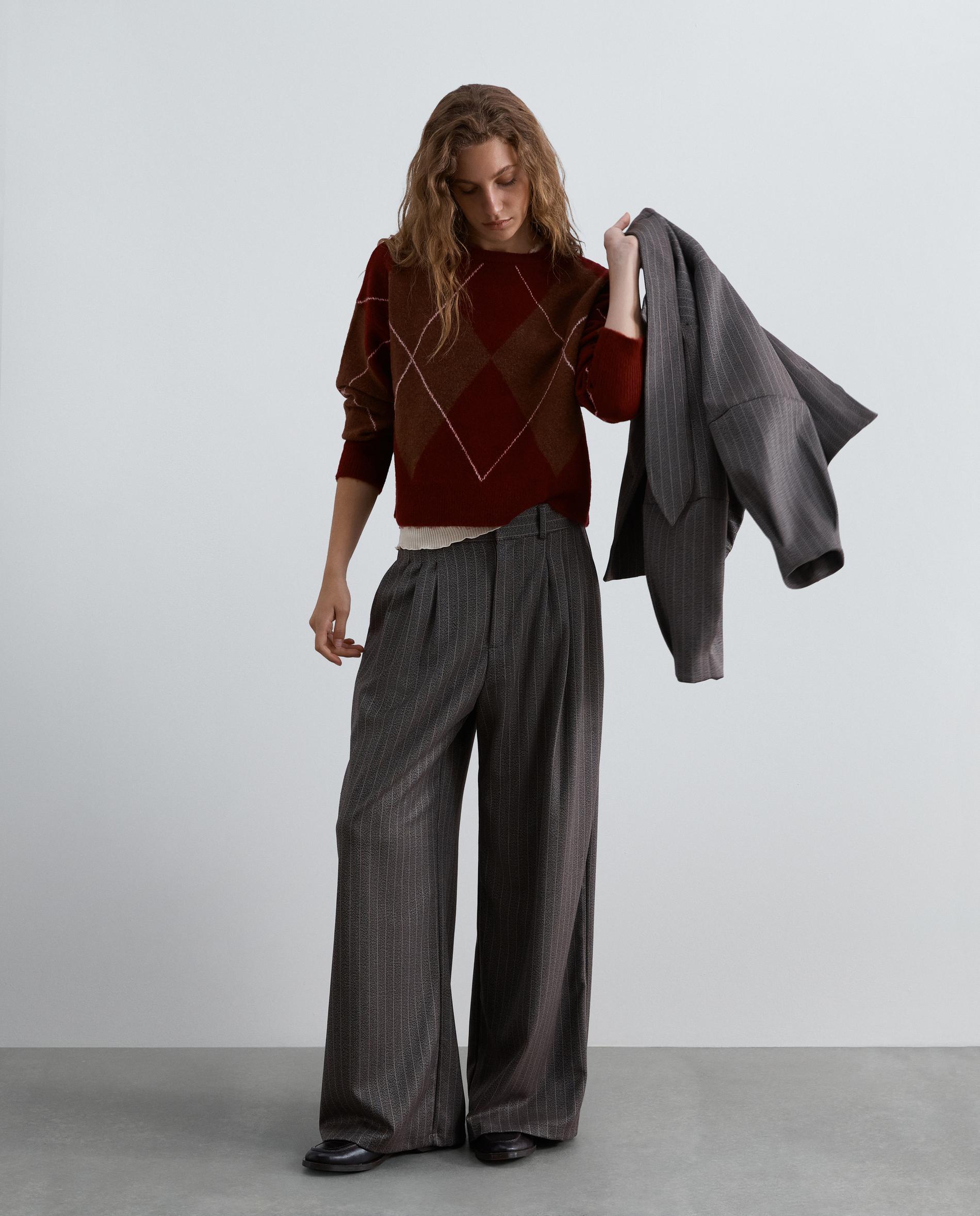 Pantalón ancho de mujer con pinzas y raya diplomática - Scalpers - Tabaco Tabaco-1