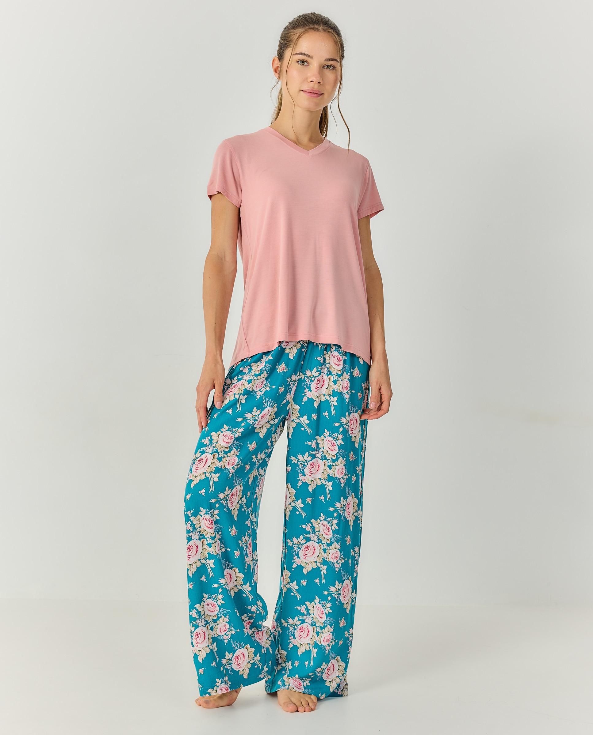 Imagen 0 de Pijama mujer camiseta manga corta pantálon floral Rosa