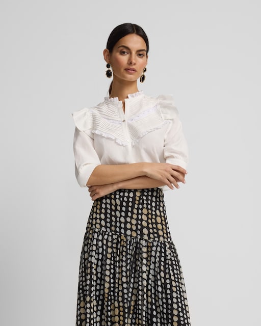 Imagen 0 de Blusa de mujer con pechera y volantes blanca