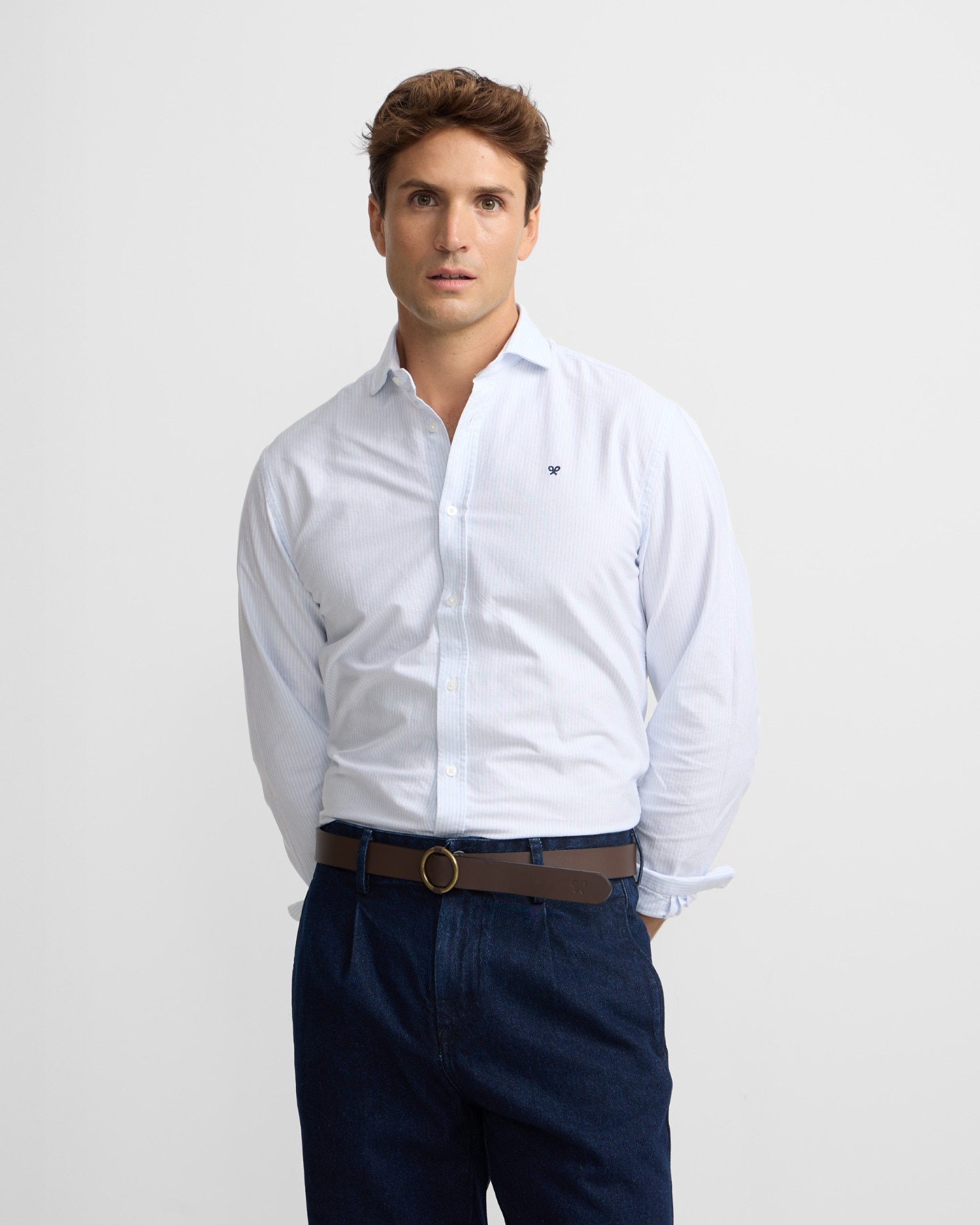 Silbon - Camisa de hombre sport oxford cutaway raya celeste.