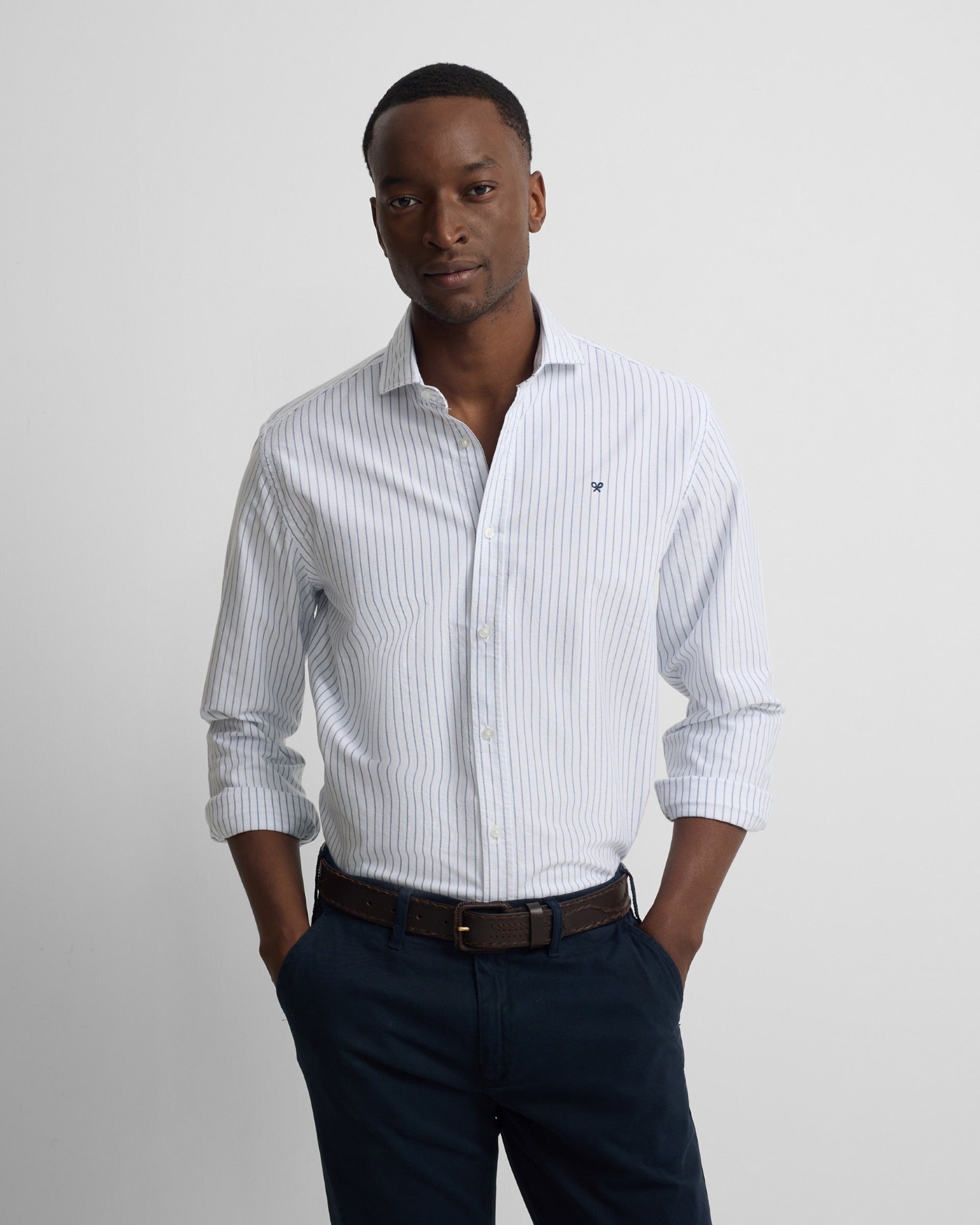 Silbon - Camisa de hombre sport oxford blanca raya fina.