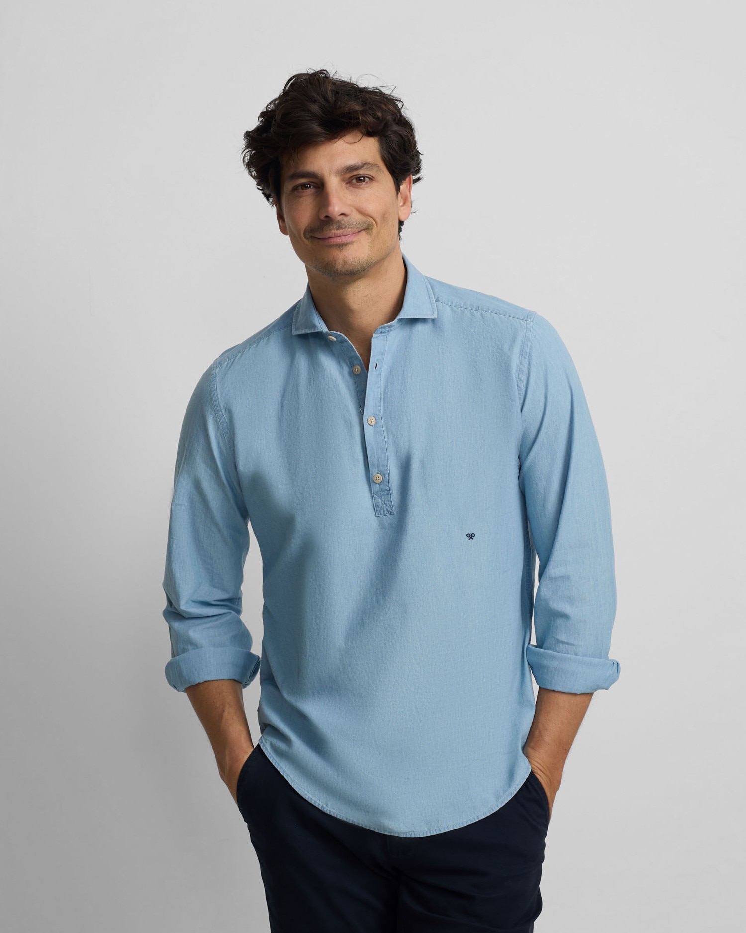 Silbon - Camisa polera de hombre sport denim.