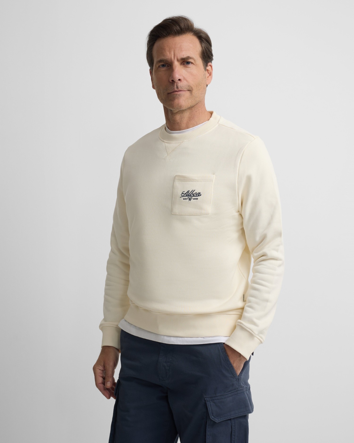 Imagen 0 de Sudadera bolsillo de hombre bordado Crema