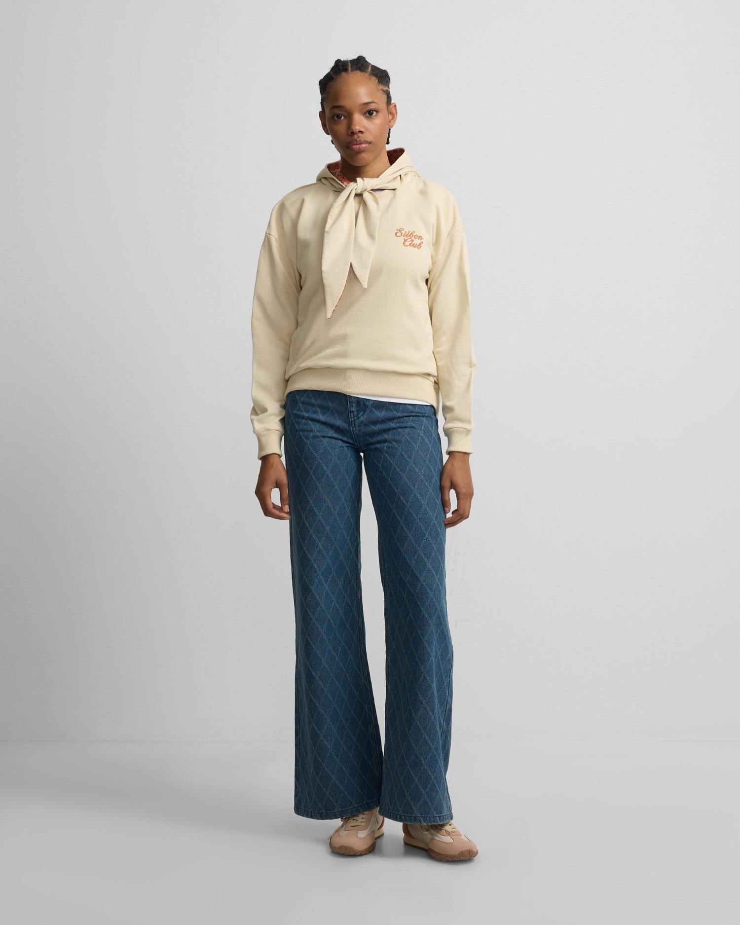 Silbon - Pantalón de mujer denim estampado rombos azul.