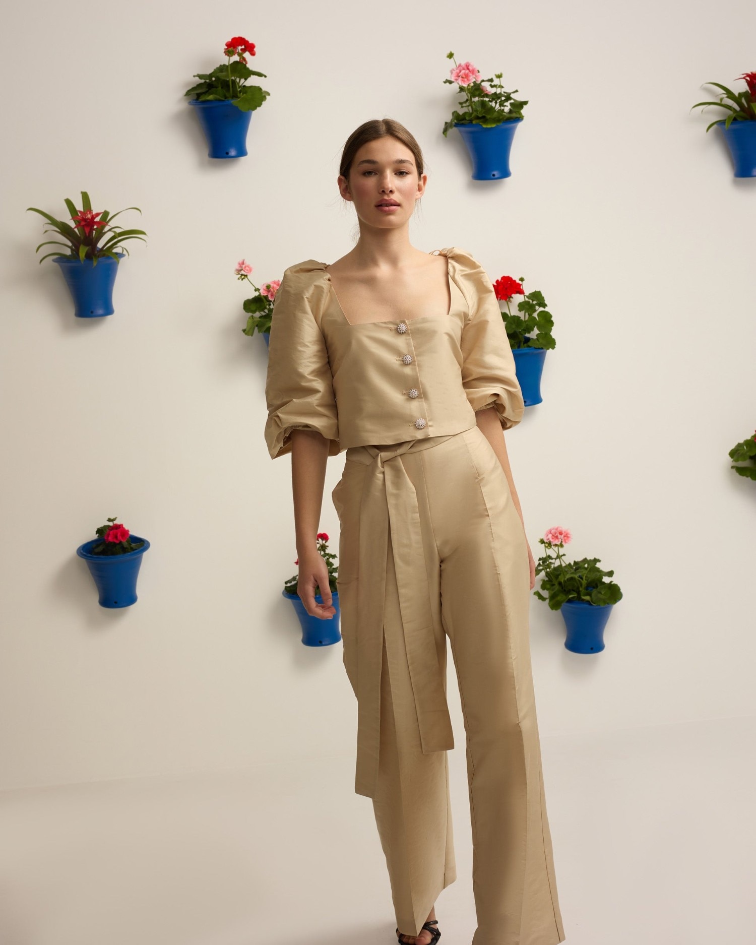 Silbon - Pantalón de mujer event collection tafeta beige.