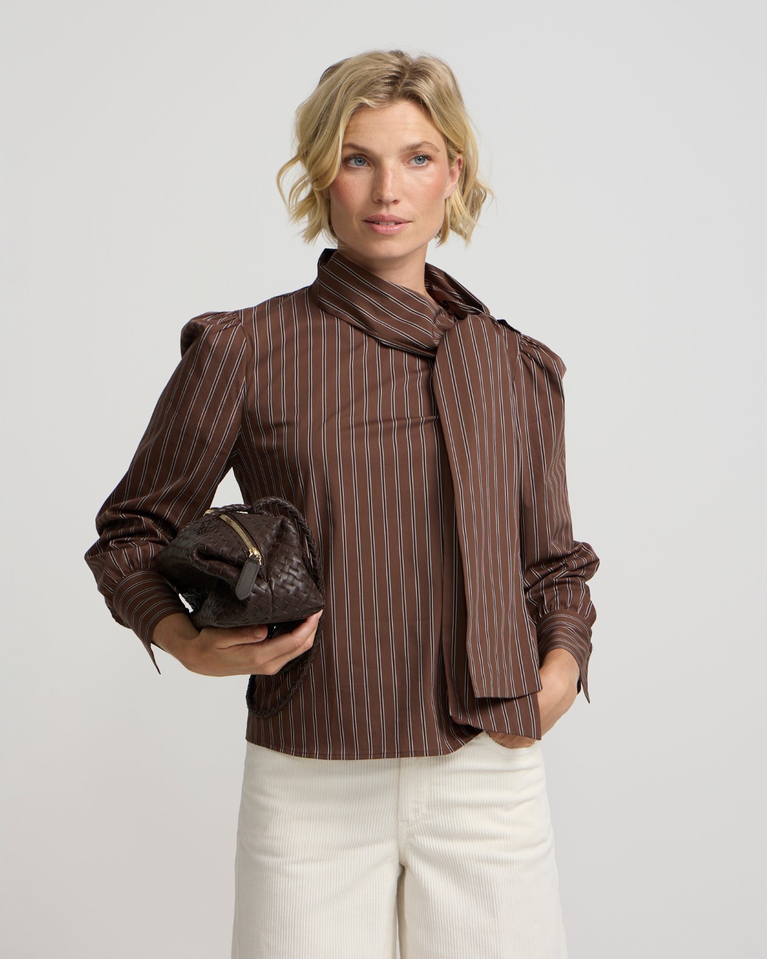 Camisa cuello alto lazada rayas - Silbon - Marrón Marrón-1