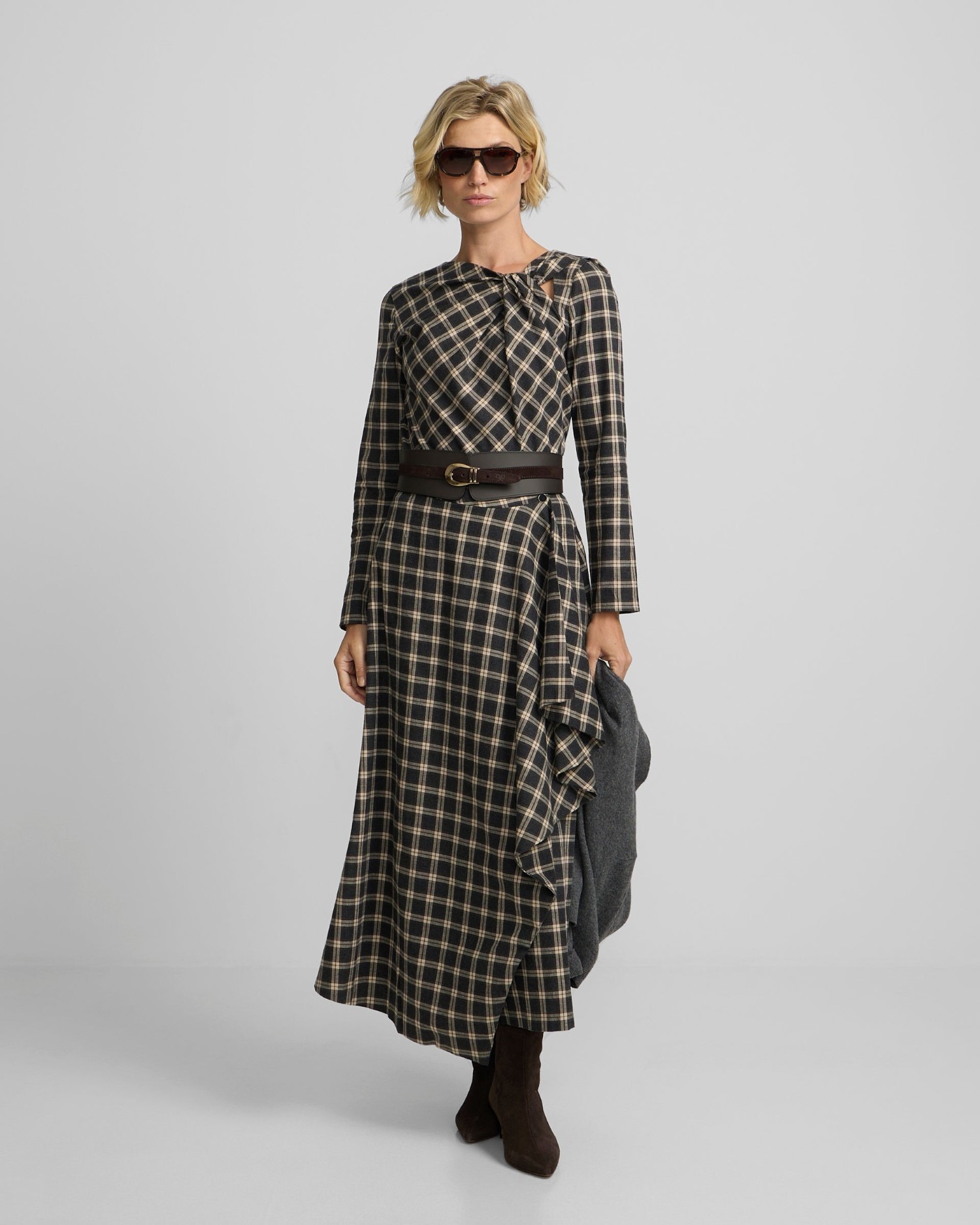 Imagen 1 de Falda midi cuadros Gris