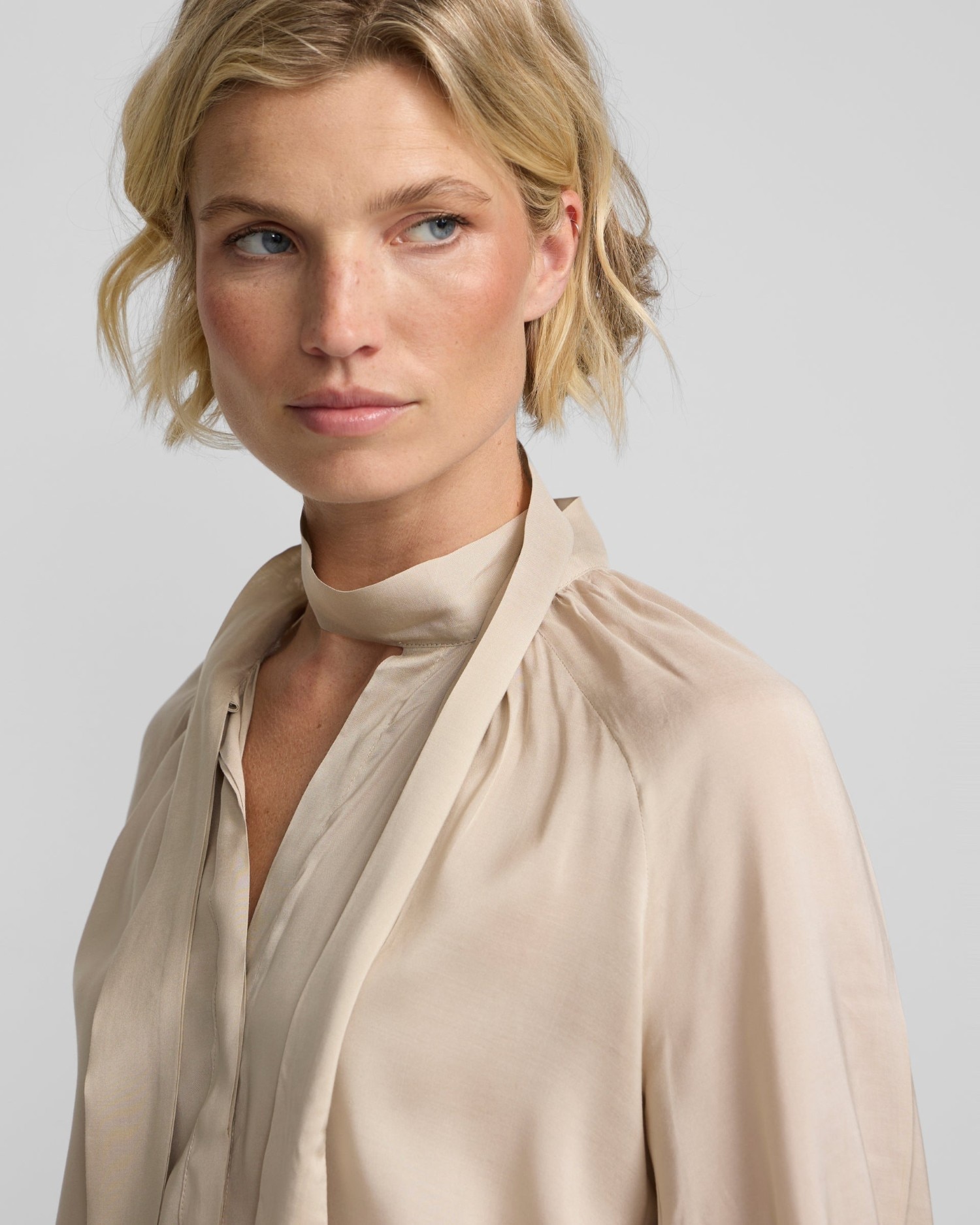 Blusa romántica lazada - Silbon - Beige Beige-3