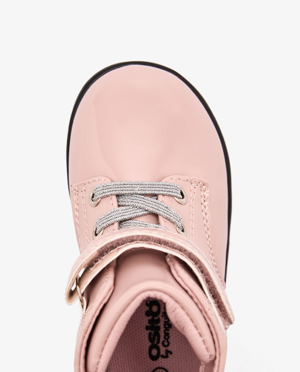 Botas de bebés flexibles con puntera espaciosa diseño corazón