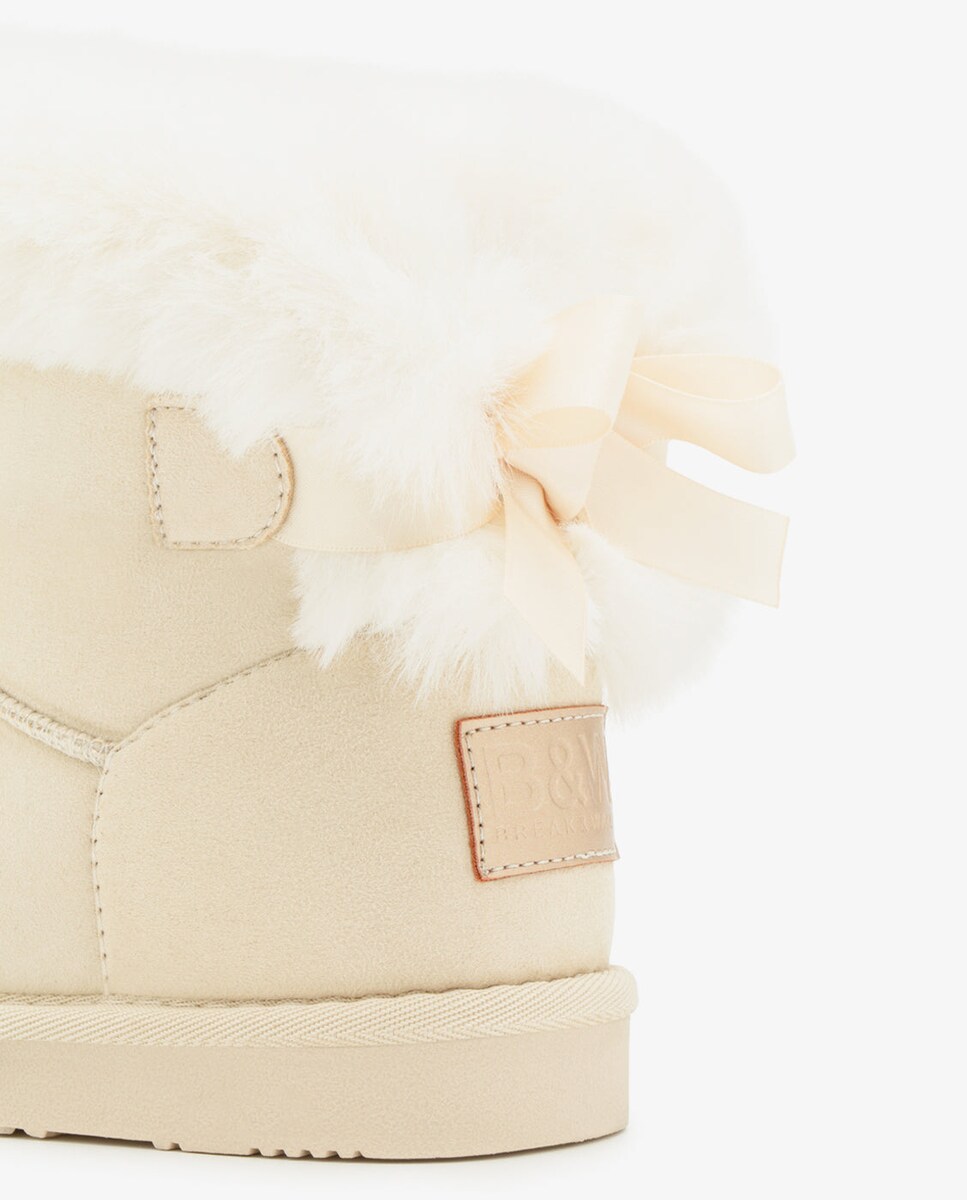 Botas de niña estilo australianas con cinturón de pelo y lazo