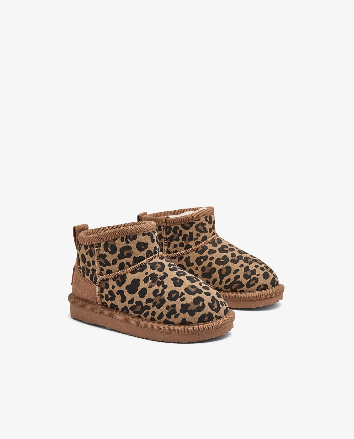Imagen 2 de Botas de niña estilo australiana de corte bajo con brillos y forro de pelo - Conguitos - Estampado Estampado