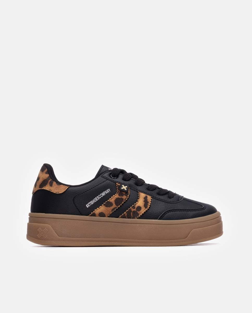 Xti - Zapatillas urbanas de mujer con cordones y suela doble de goma.