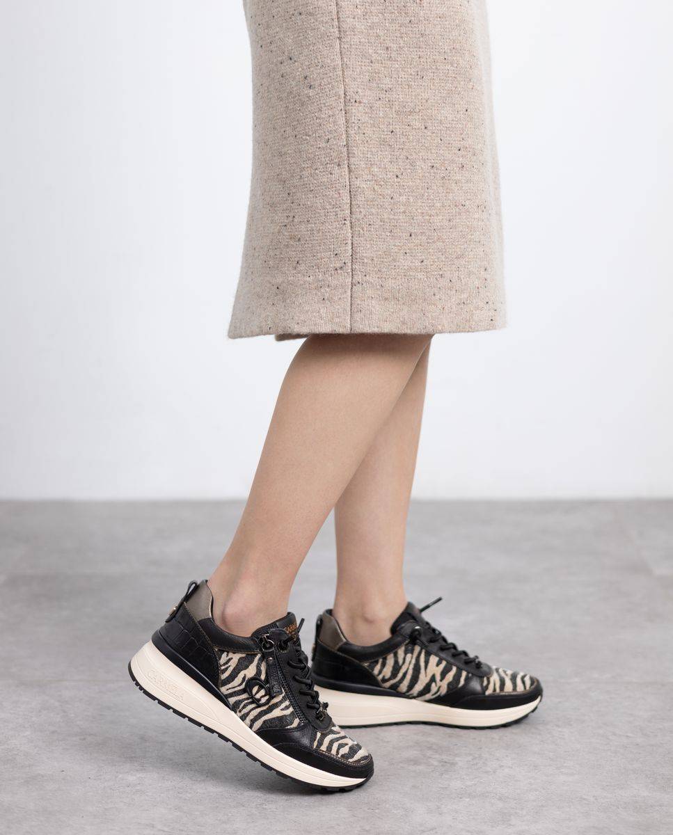 Zapatilla de mujer con cordones de piel - Carmela - Negro Negro-2