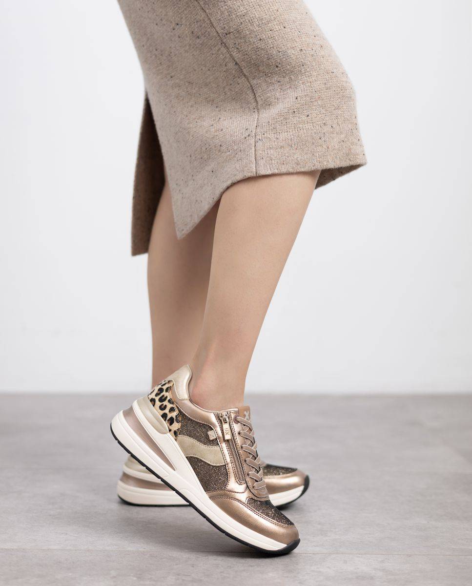 Zapatilla de mujer con cremallera - Xti - Oro Oro-2
